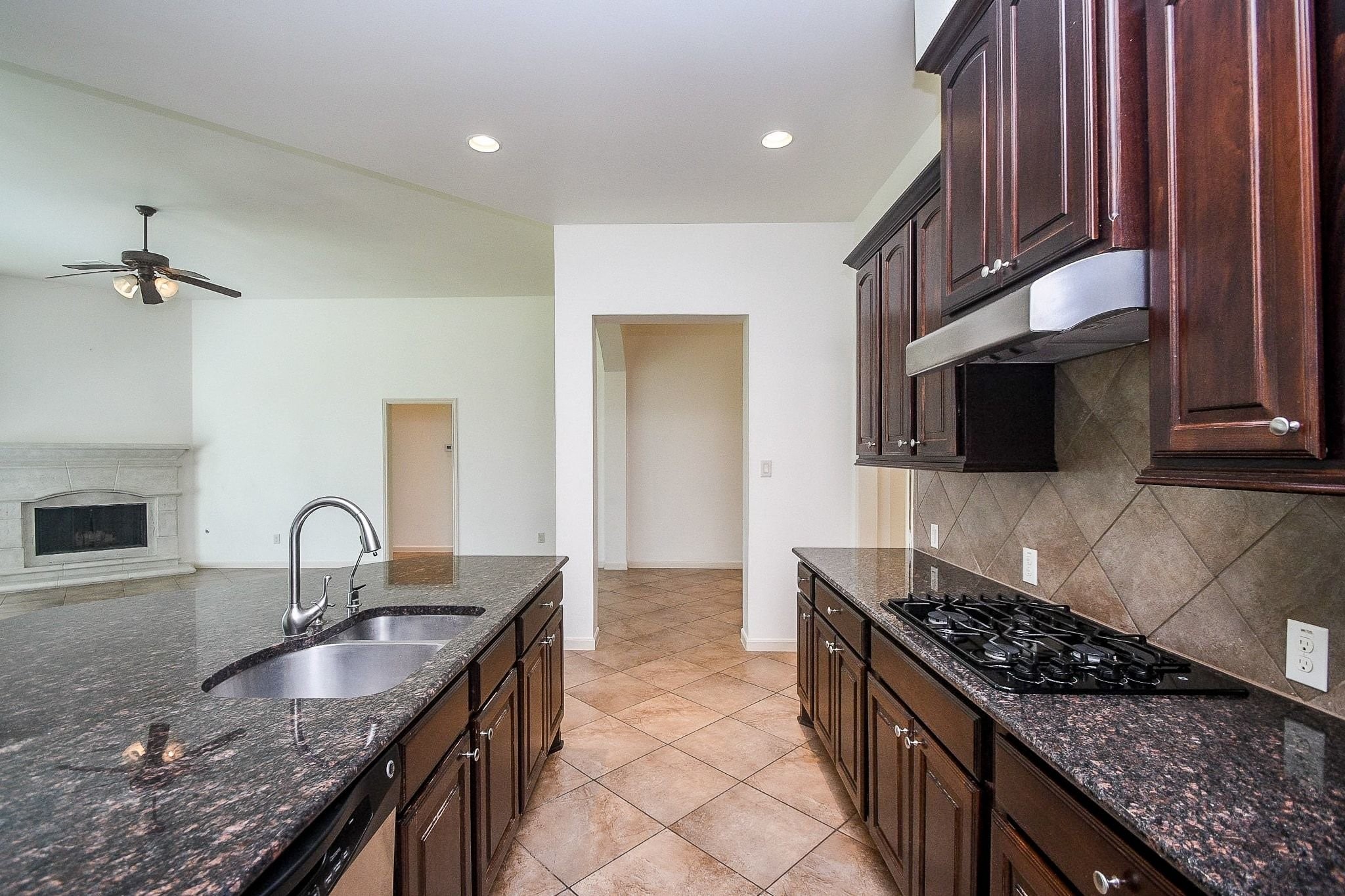 5611 Plum Point Court Property Photo 23