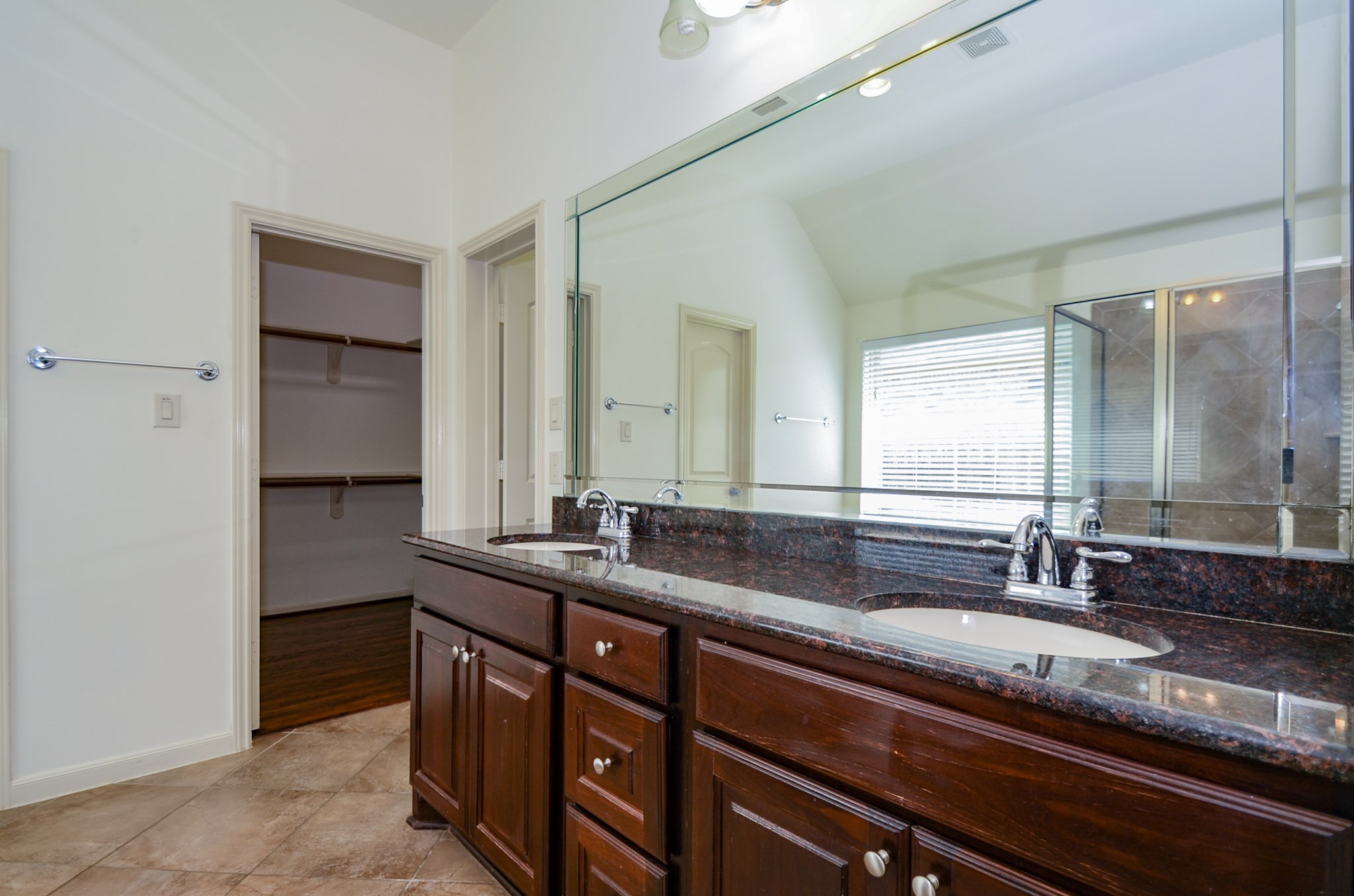 5611 Plum Point Court Property Photo 31