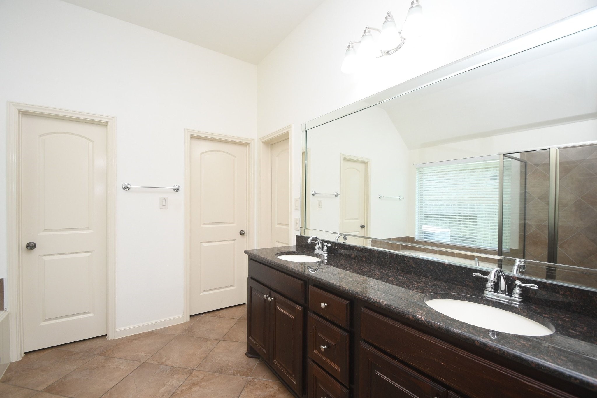 5611 Plum Point Court Property Photo 33