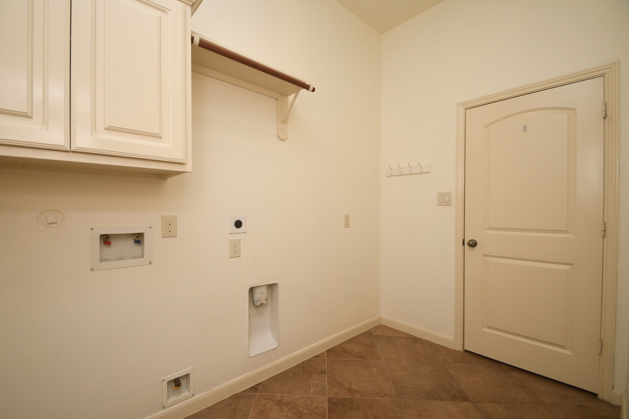 5611 Plum Point Court Property Photo 37