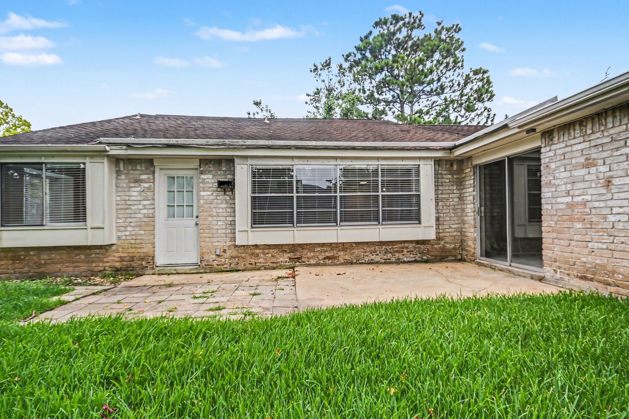 16215 Barcelona Drive Property Photo 14