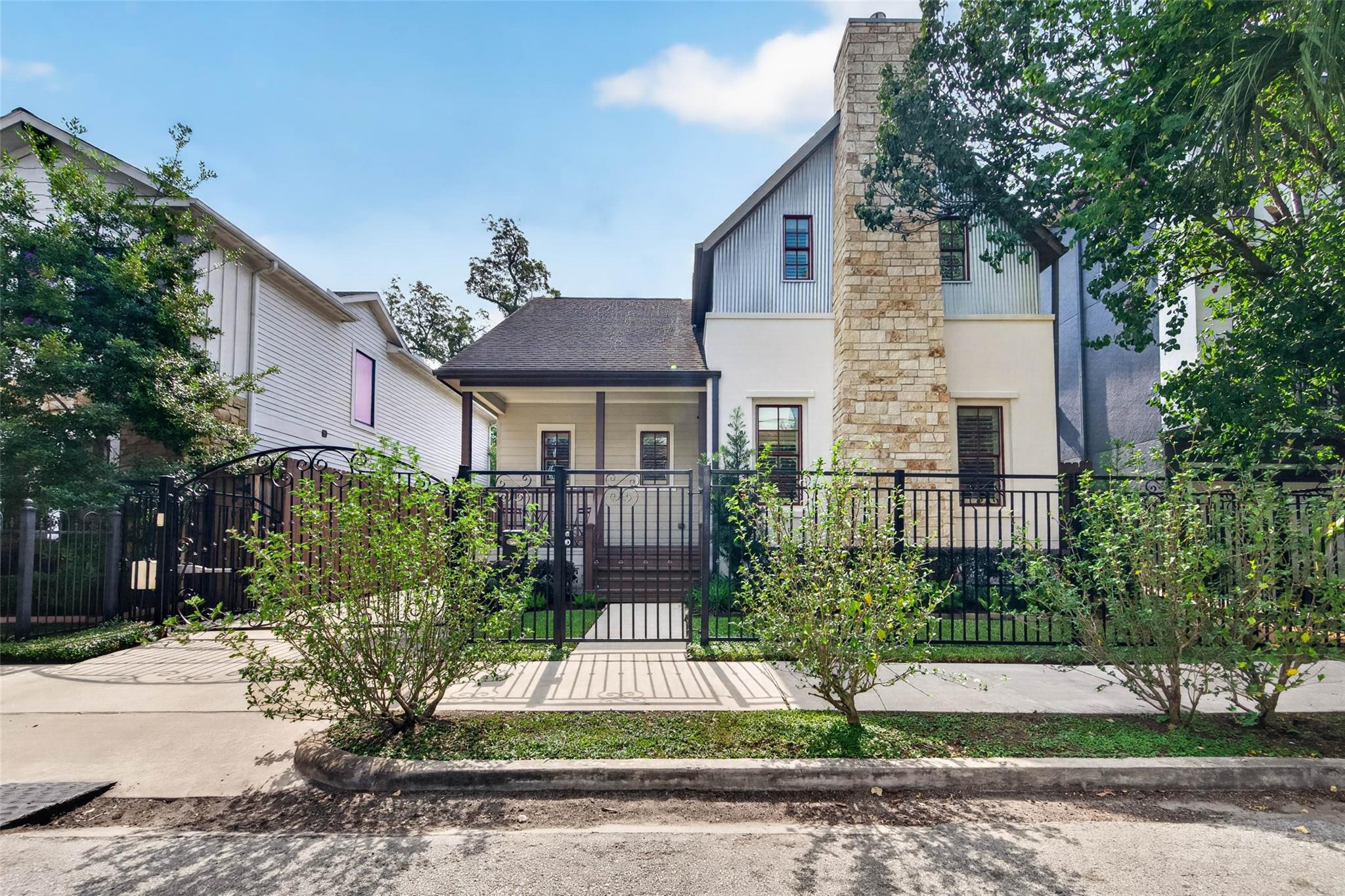 1207 Welch Street, Houston Tx 77006 Property Photo 1