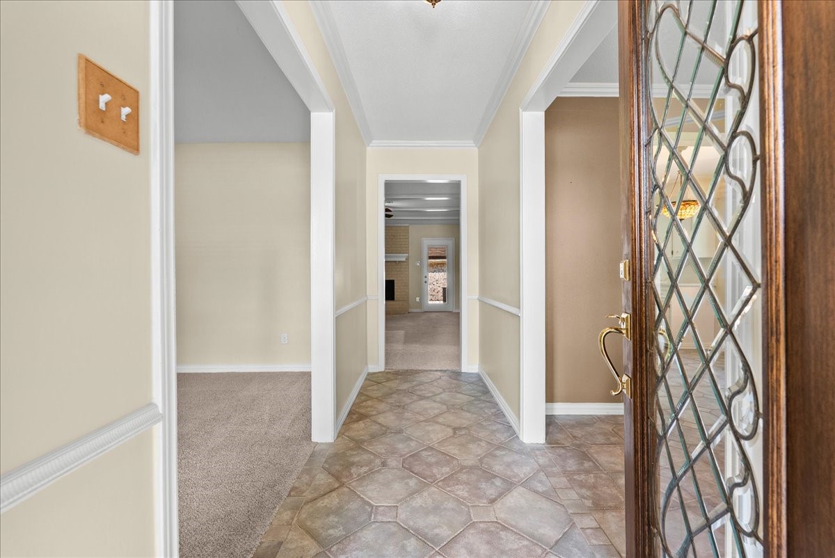 802 Riverside Drive Property Photo 3