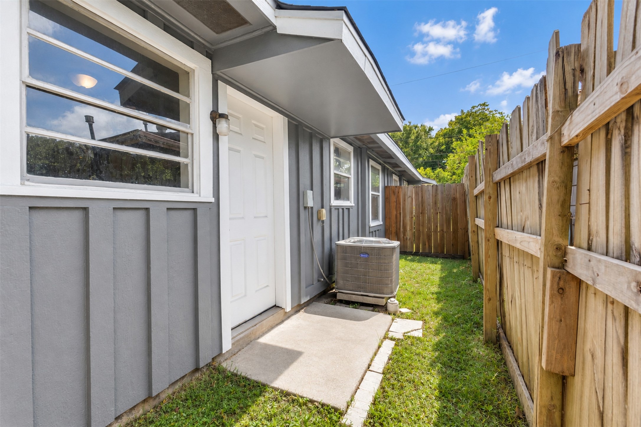 6822 Weston Street Property Photo 1