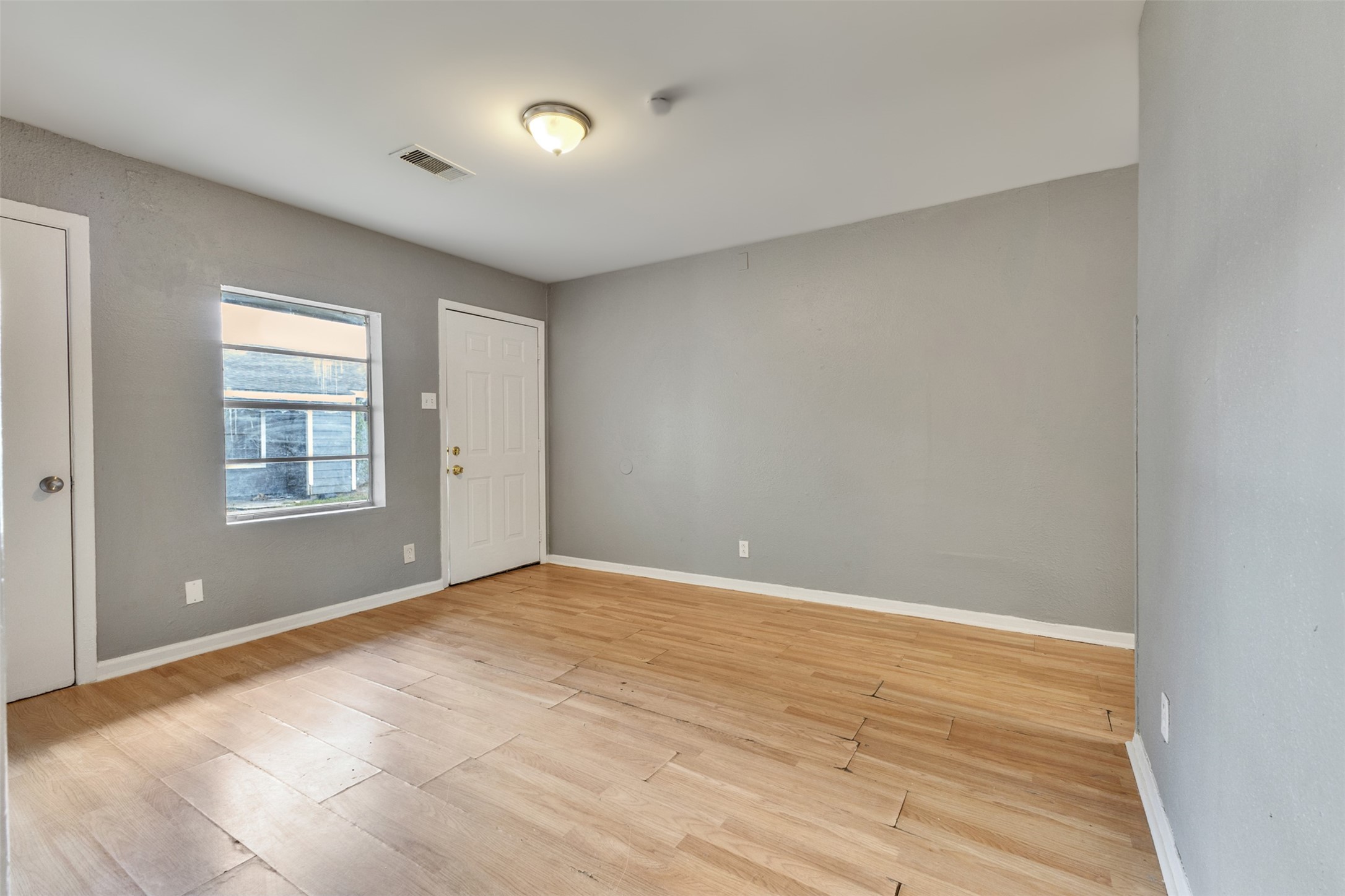 6822 Weston Street Property Photo 12
