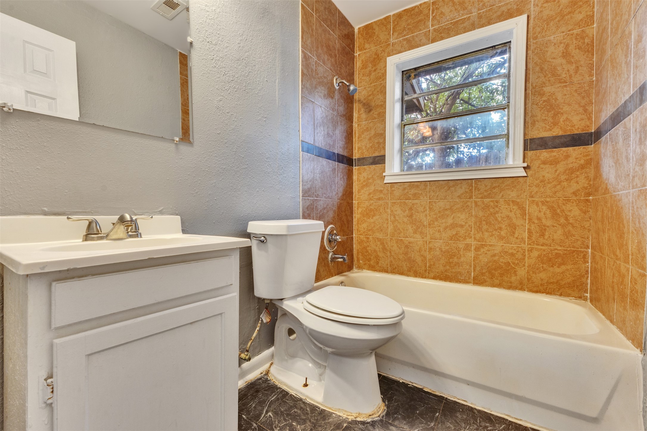 6822 Weston Street Property Photo 13