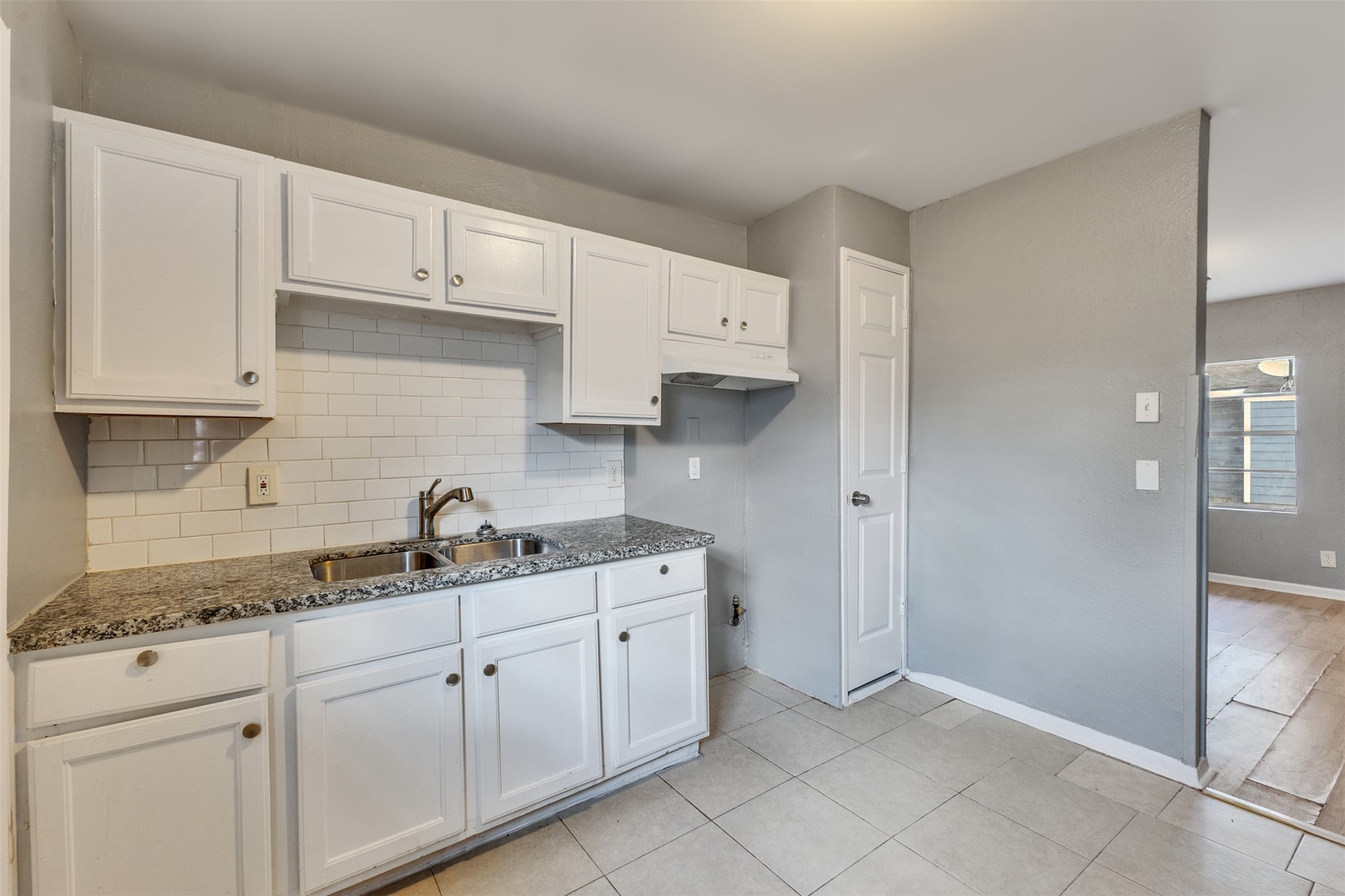 6822 Weston Street Property Photo 25