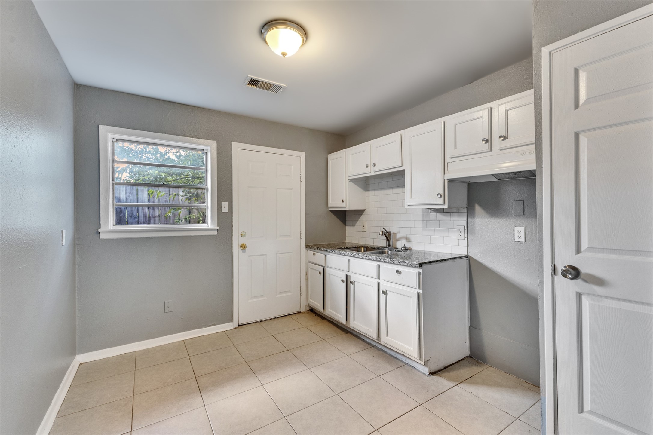 6822 Weston Street Property Photo 32