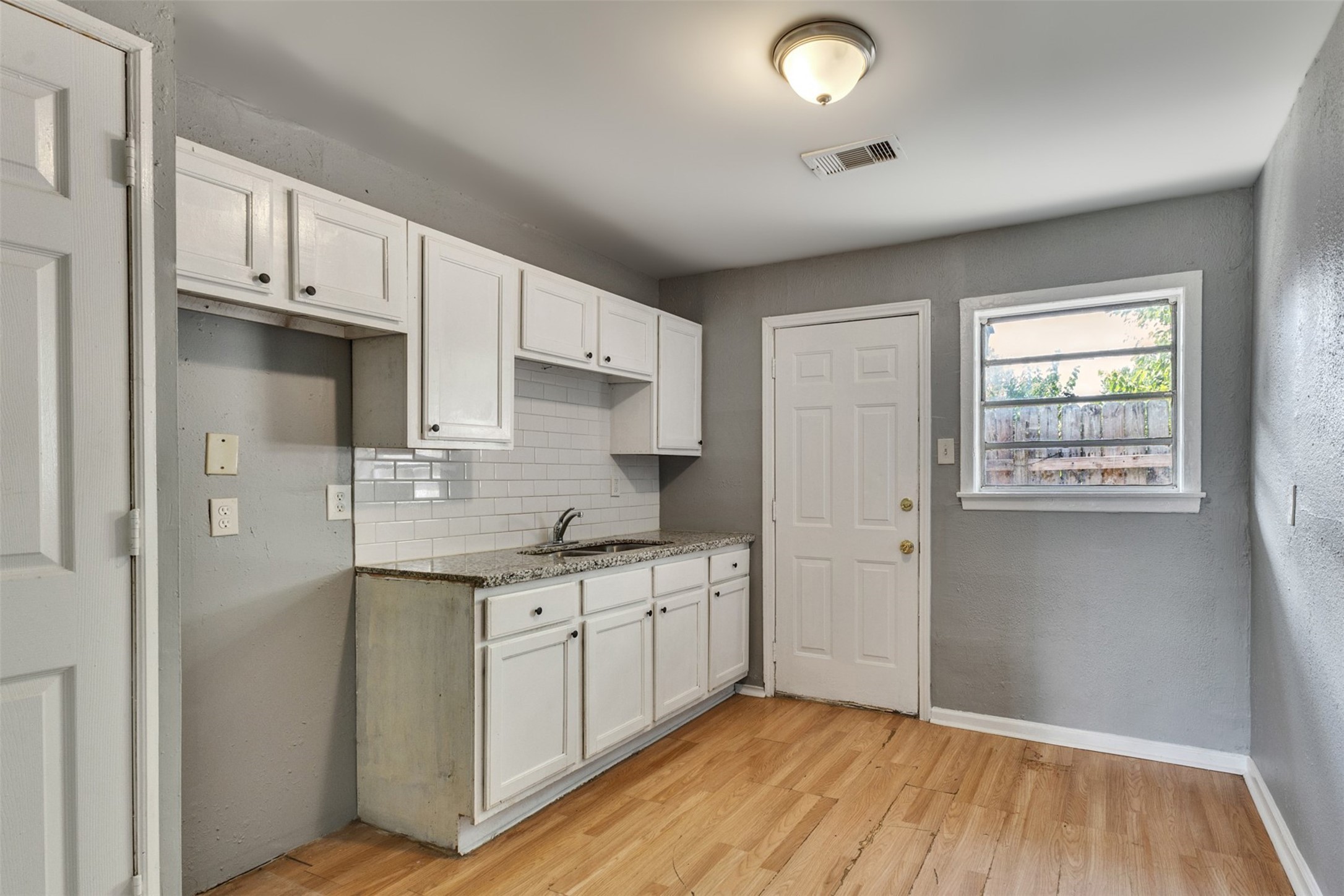 6822 Weston Street Property Photo 40