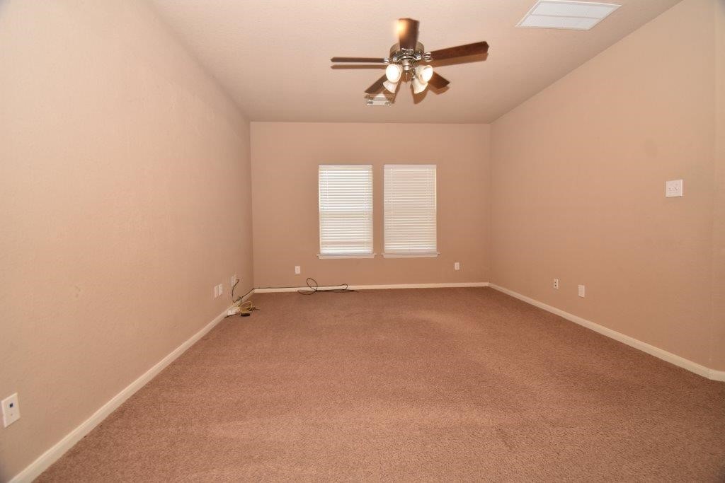 7027 Crockett Ridge Drive Property Photo 9