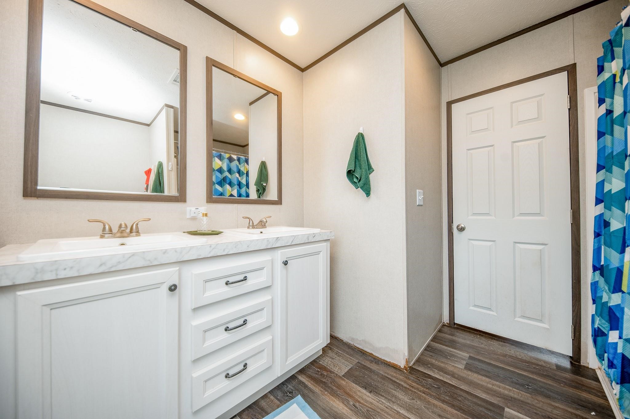 17619 Day Road Property Photo 6