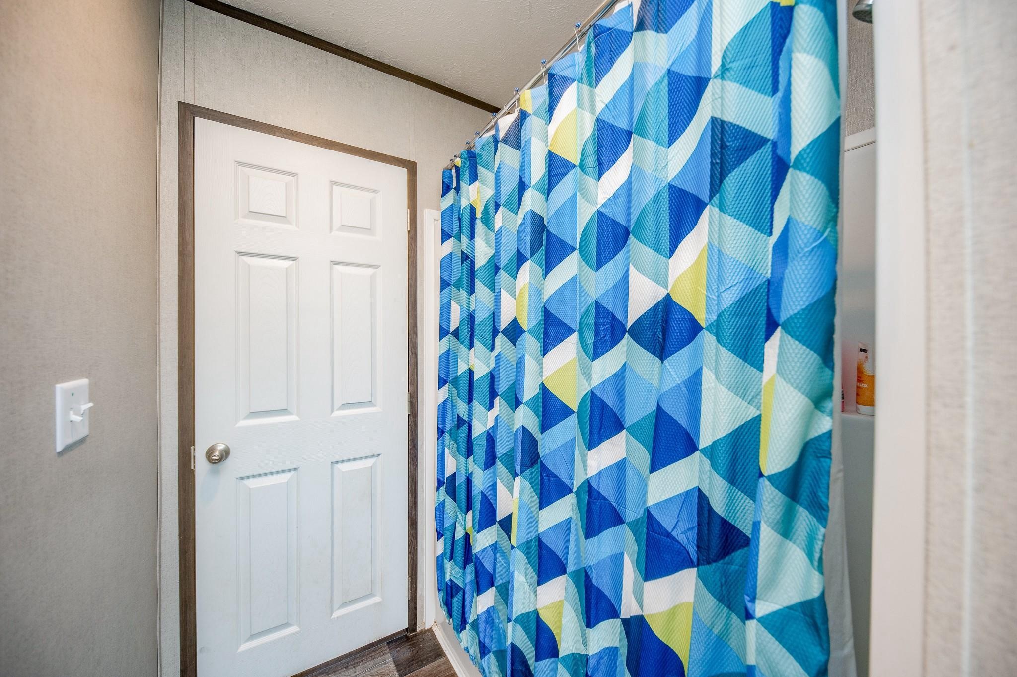 17619 Day Road Property Photo 7
