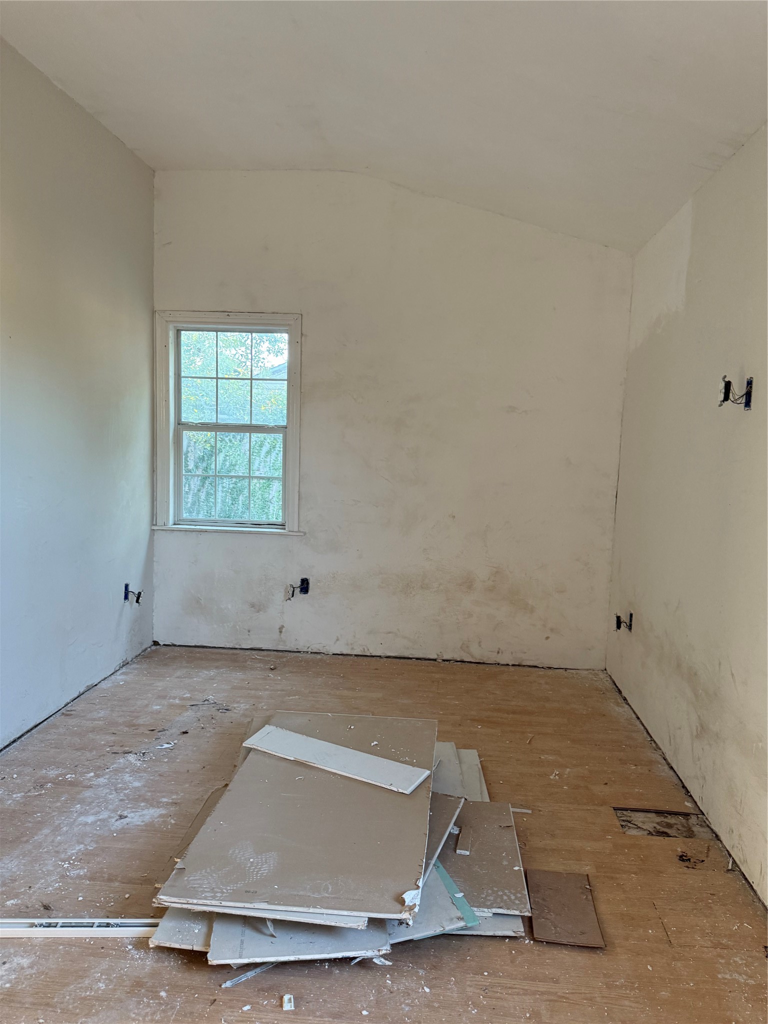 8141 Howard Drive Property Photo 5