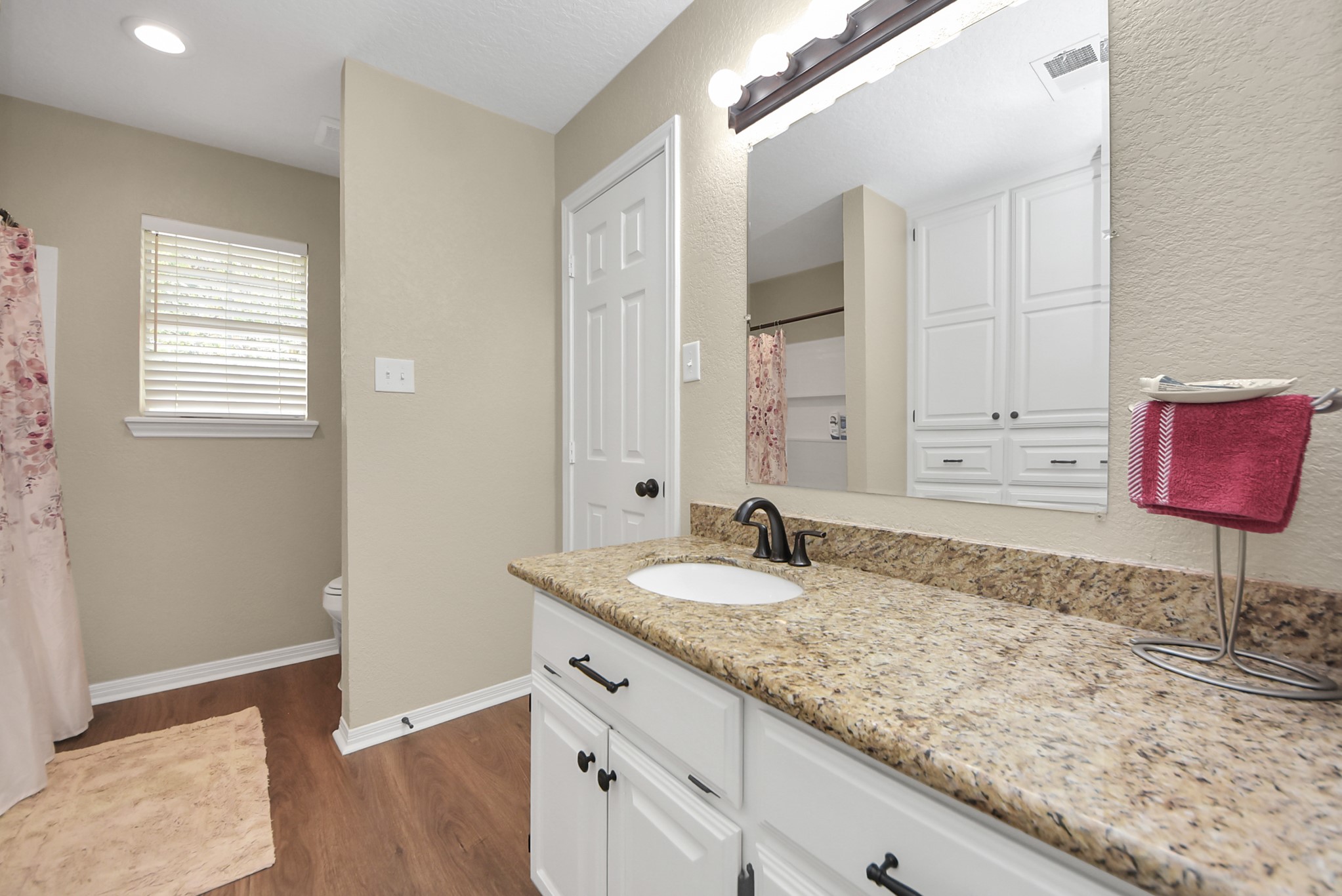 1910 Avenue L Property Photo 33