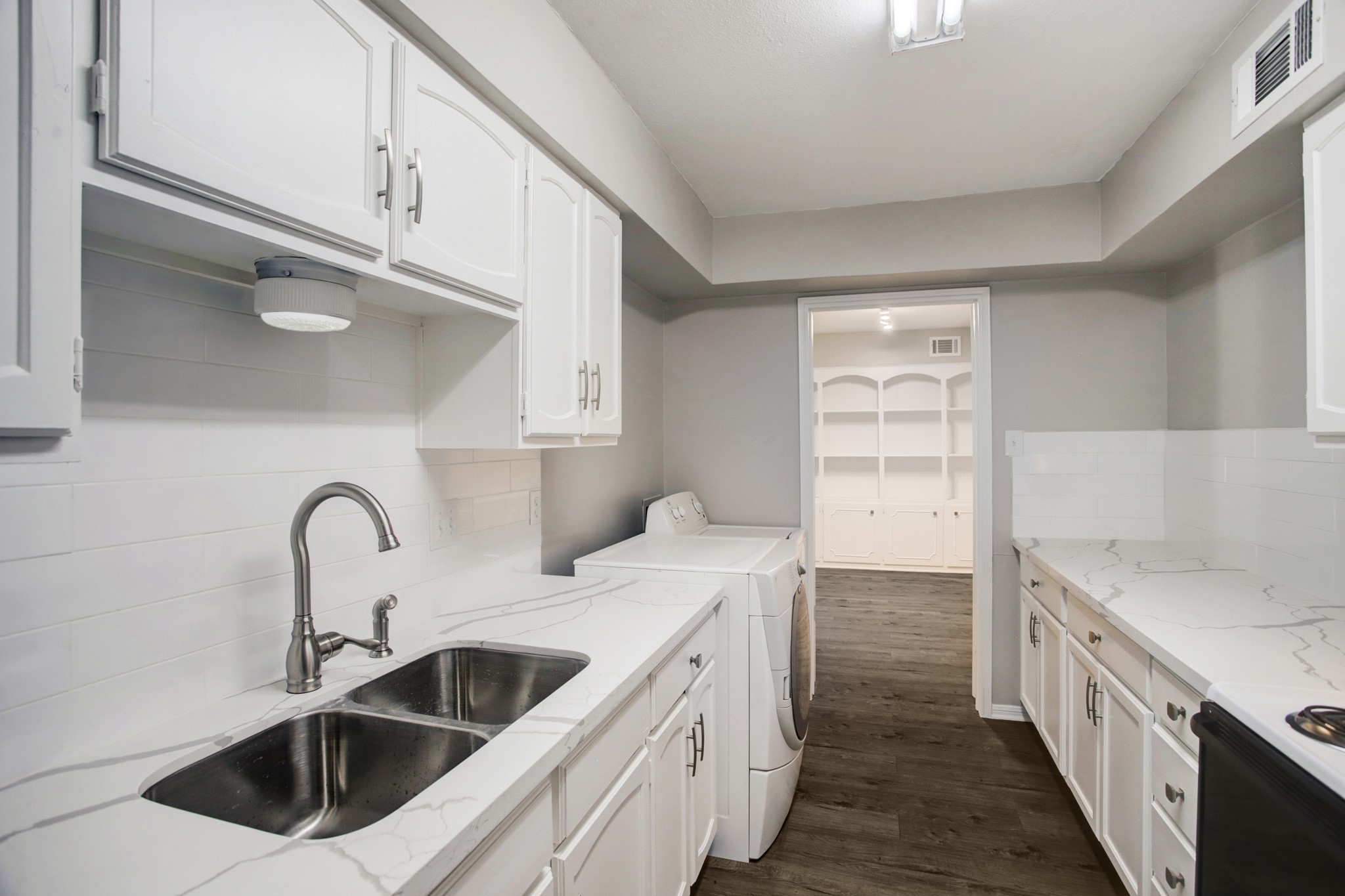 353 N Post Oak Lane Lane 819 Property Photo 1