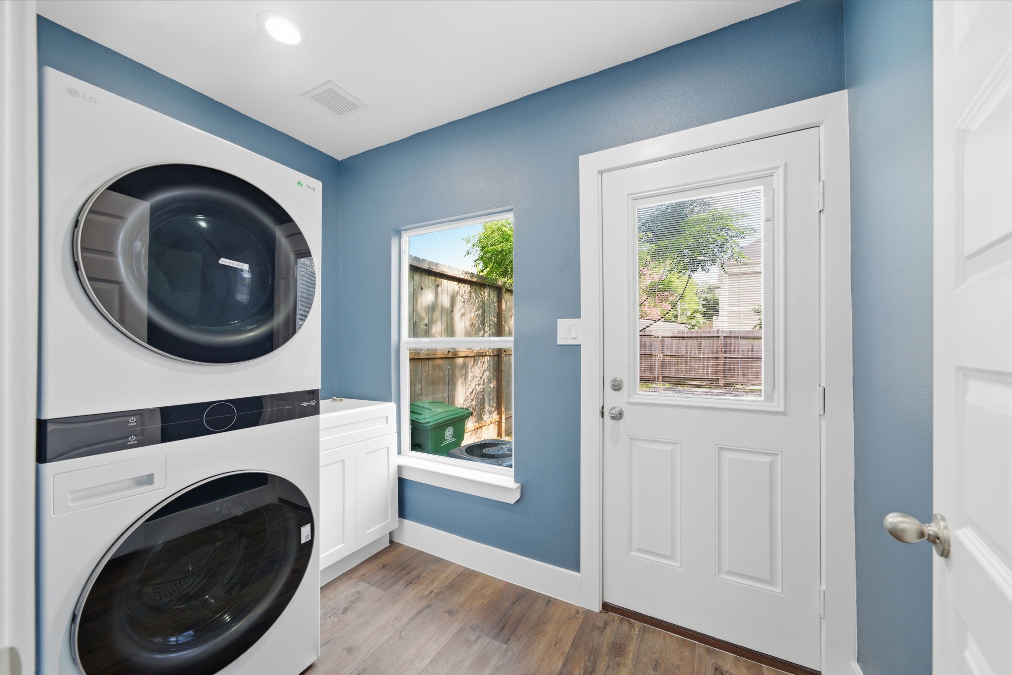1210 Crockett Street Property Photo 18