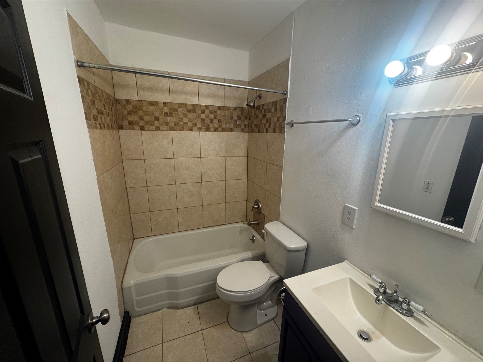 1504 Luzon Street A Property Photo 7