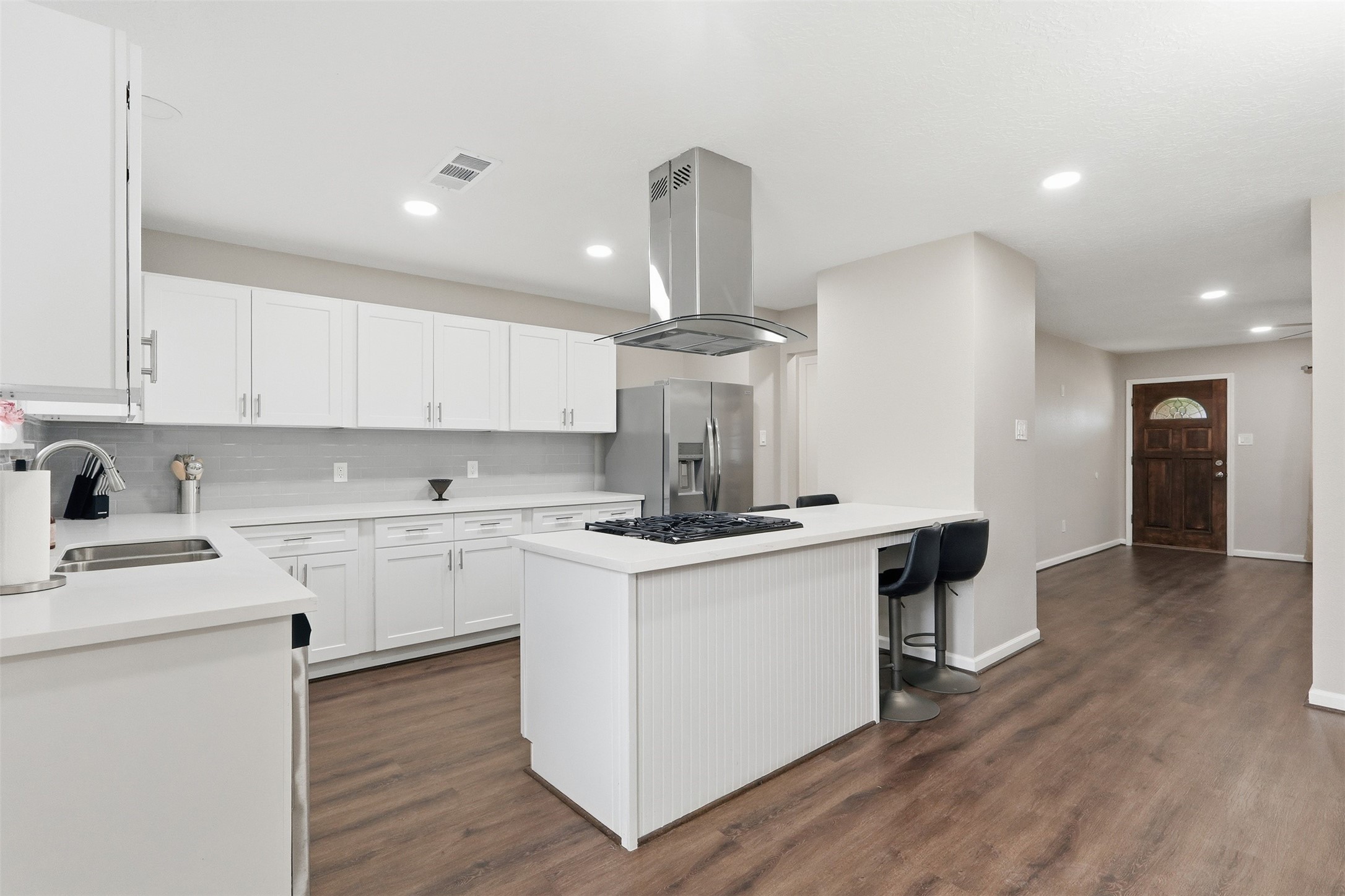 3517 Longwood Drive Property Photo