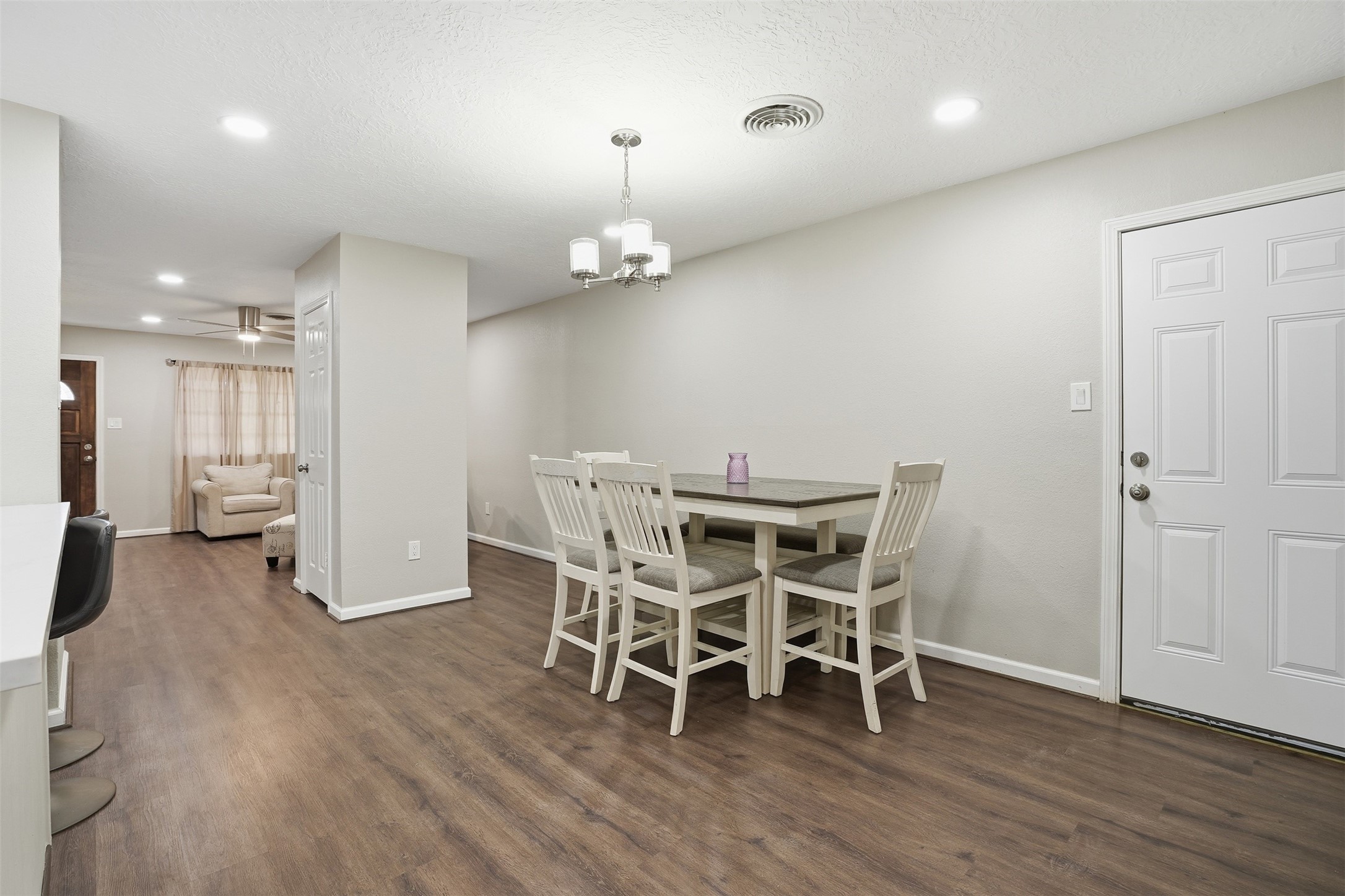 3517 Longwood Drive Property Photo 7