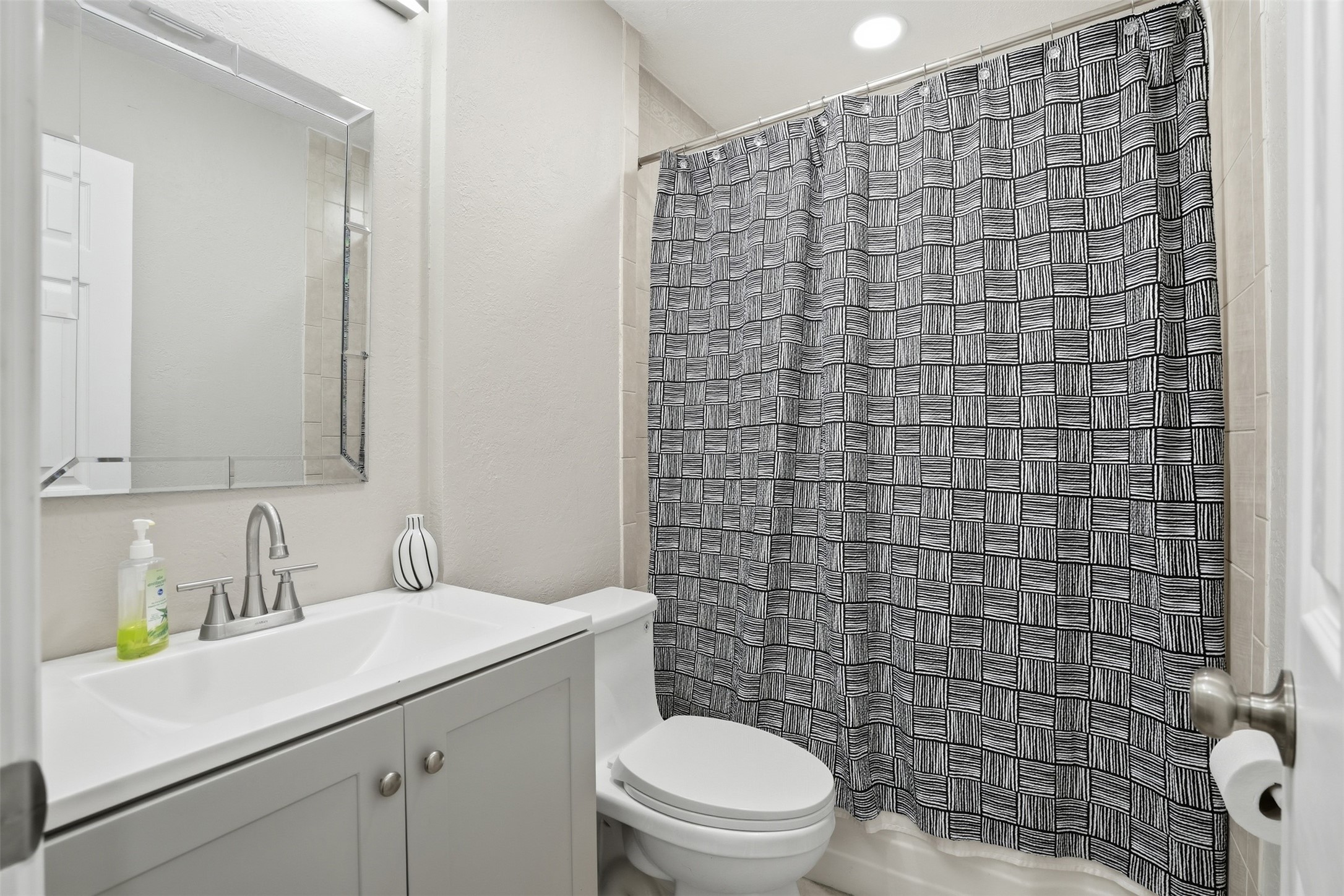 3517 Longwood Drive Property Photo 12