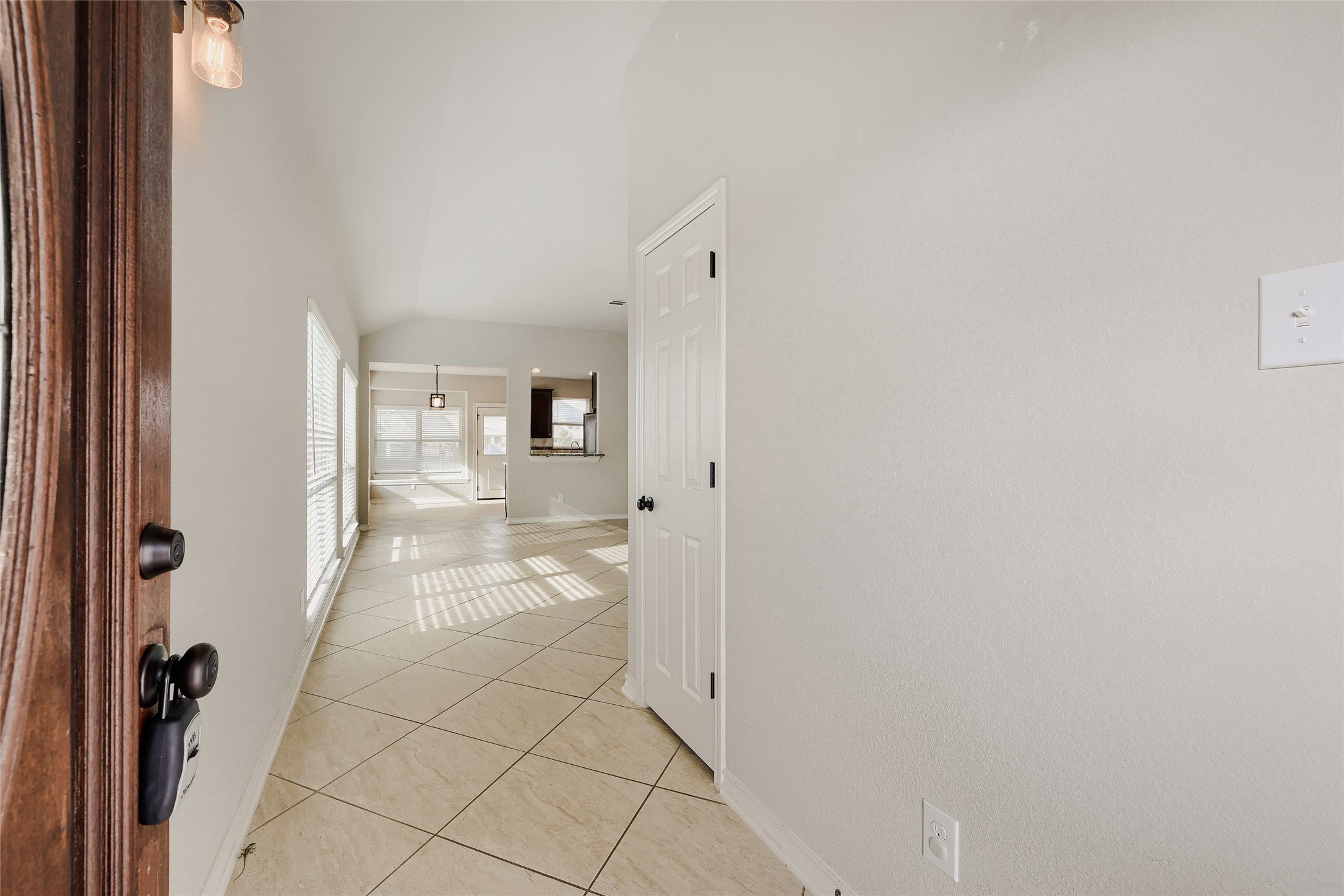 6210 Mason Way Property Photo 4