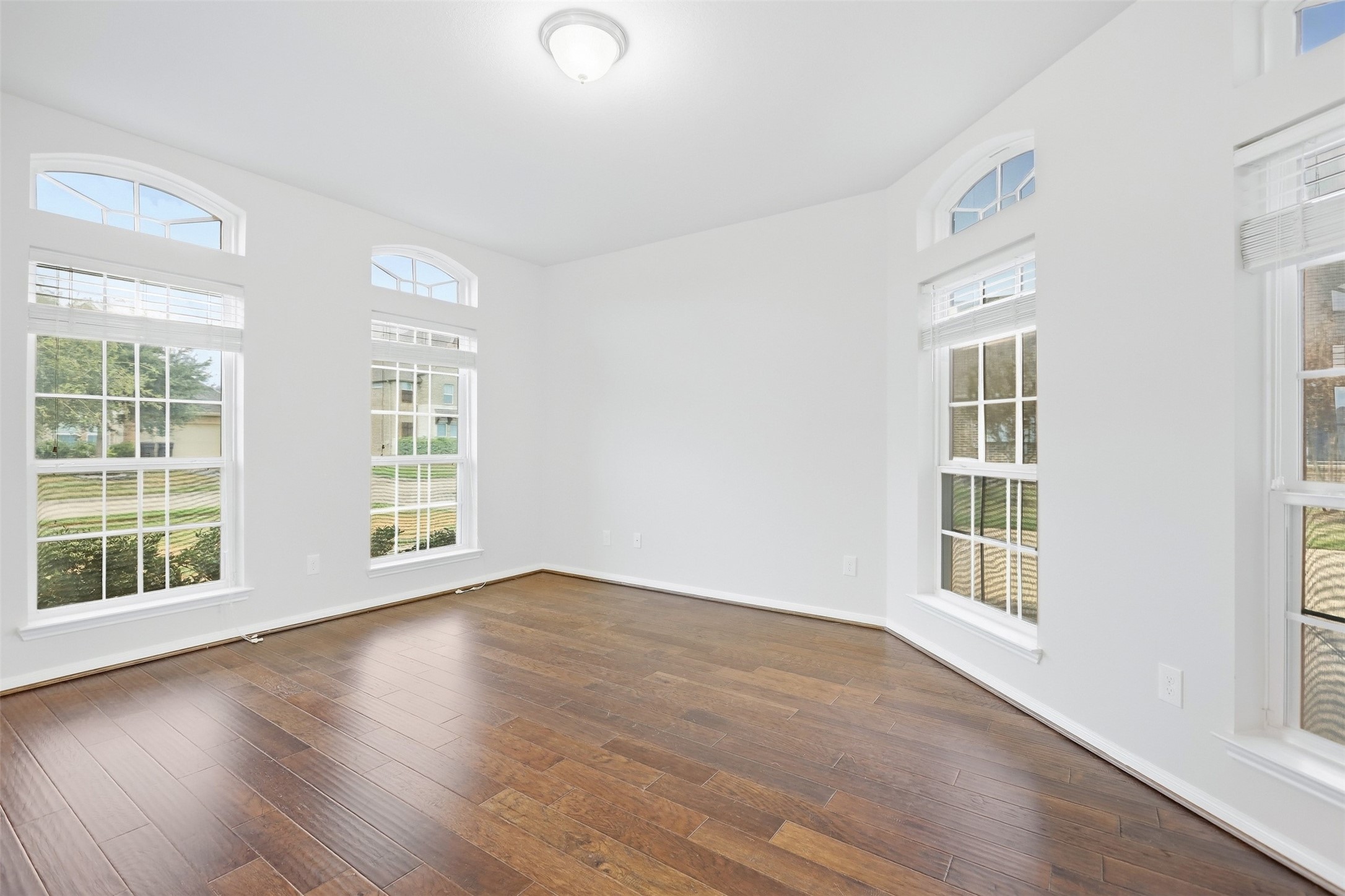 4002 Broadmoor Drive Property Photo 12
