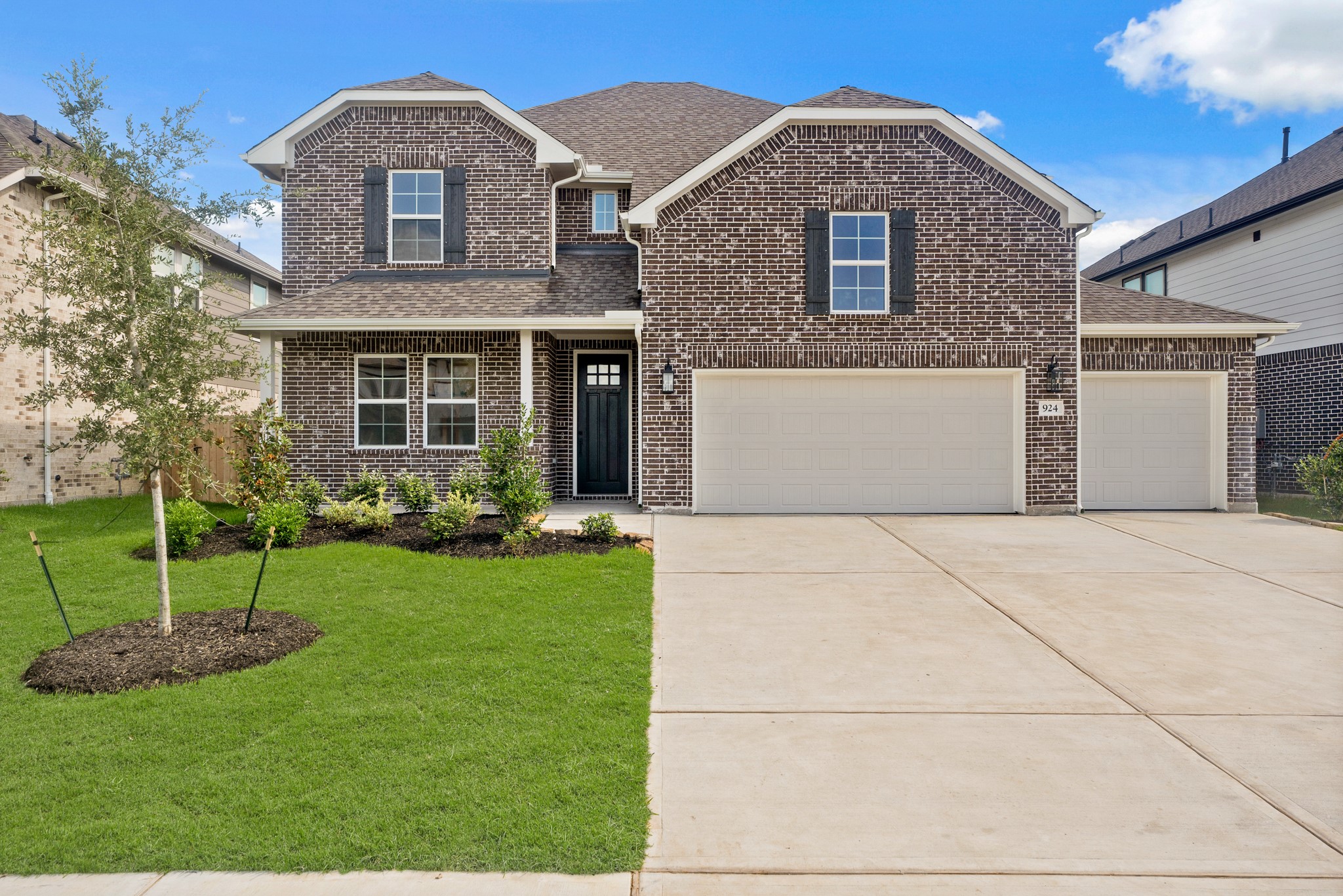924 Wormwood Drive Property Photo 1