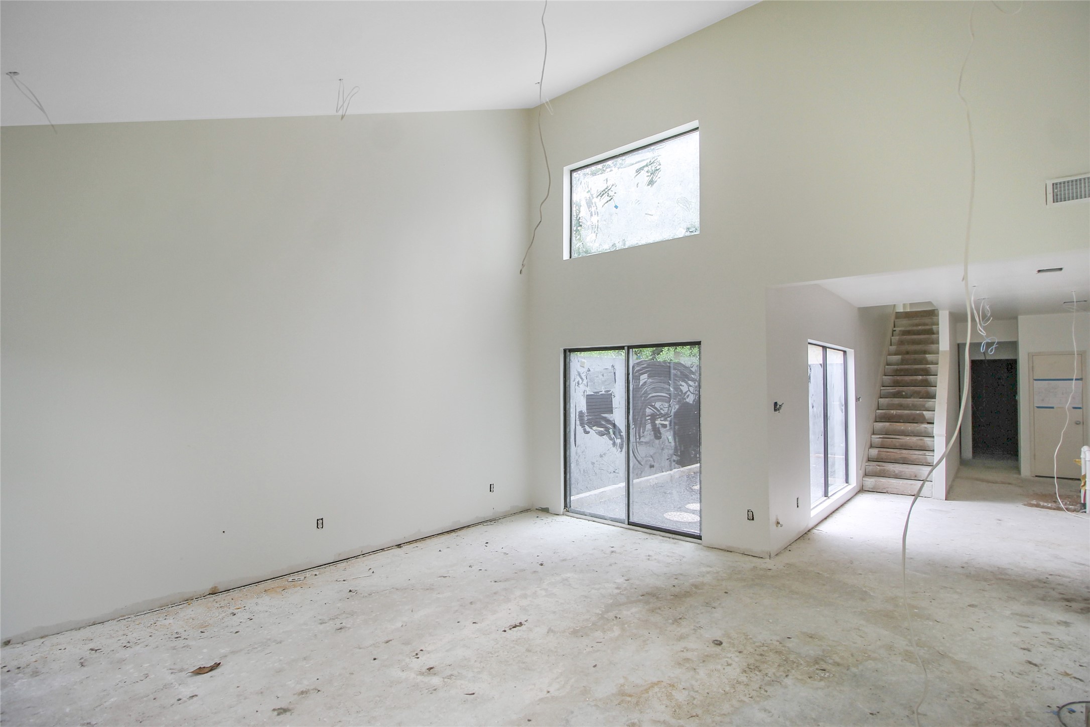 1735 Norfolk Street Property Photo 3