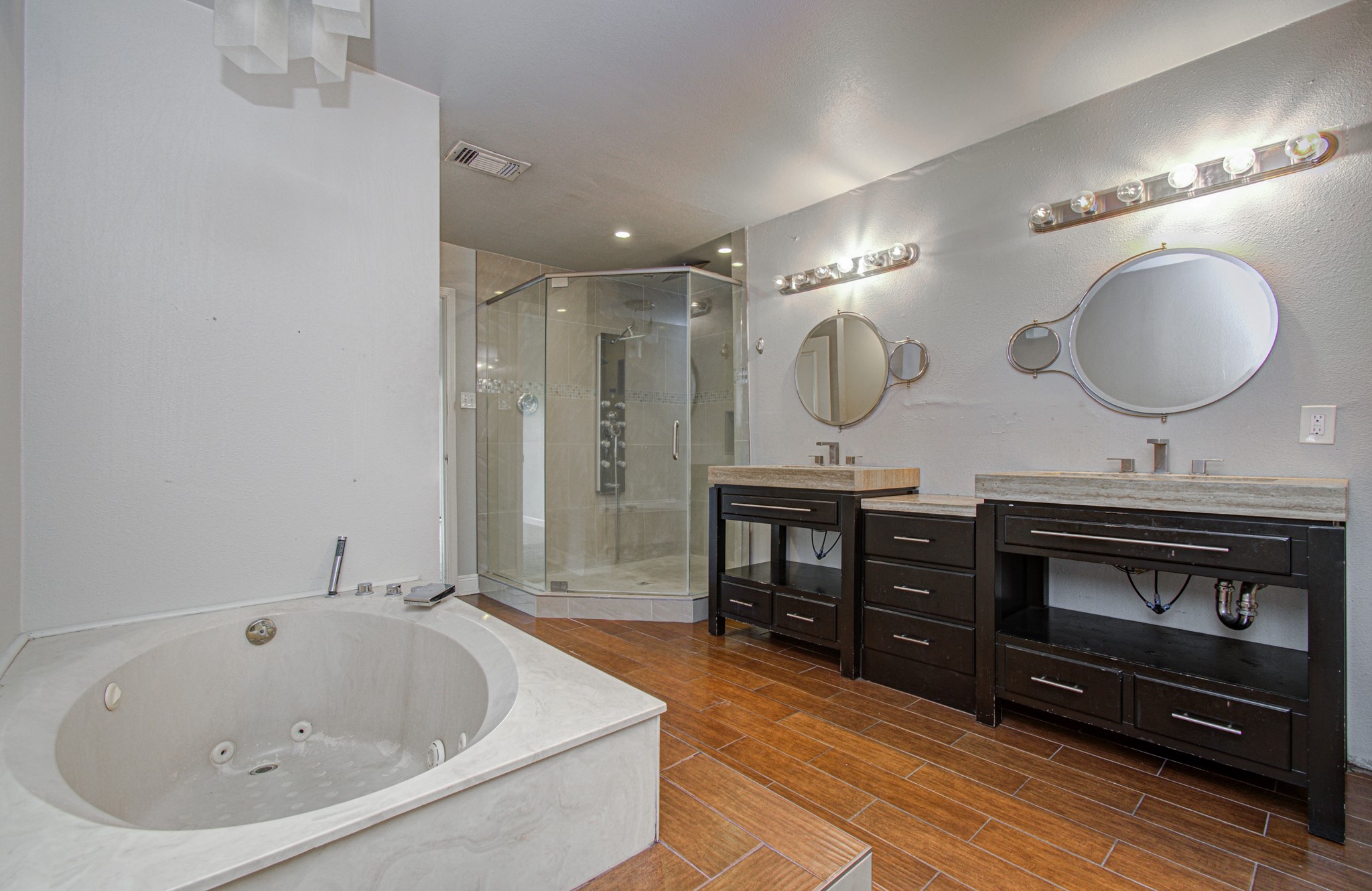 13030 Hollow Brook Drive Property Photo 27