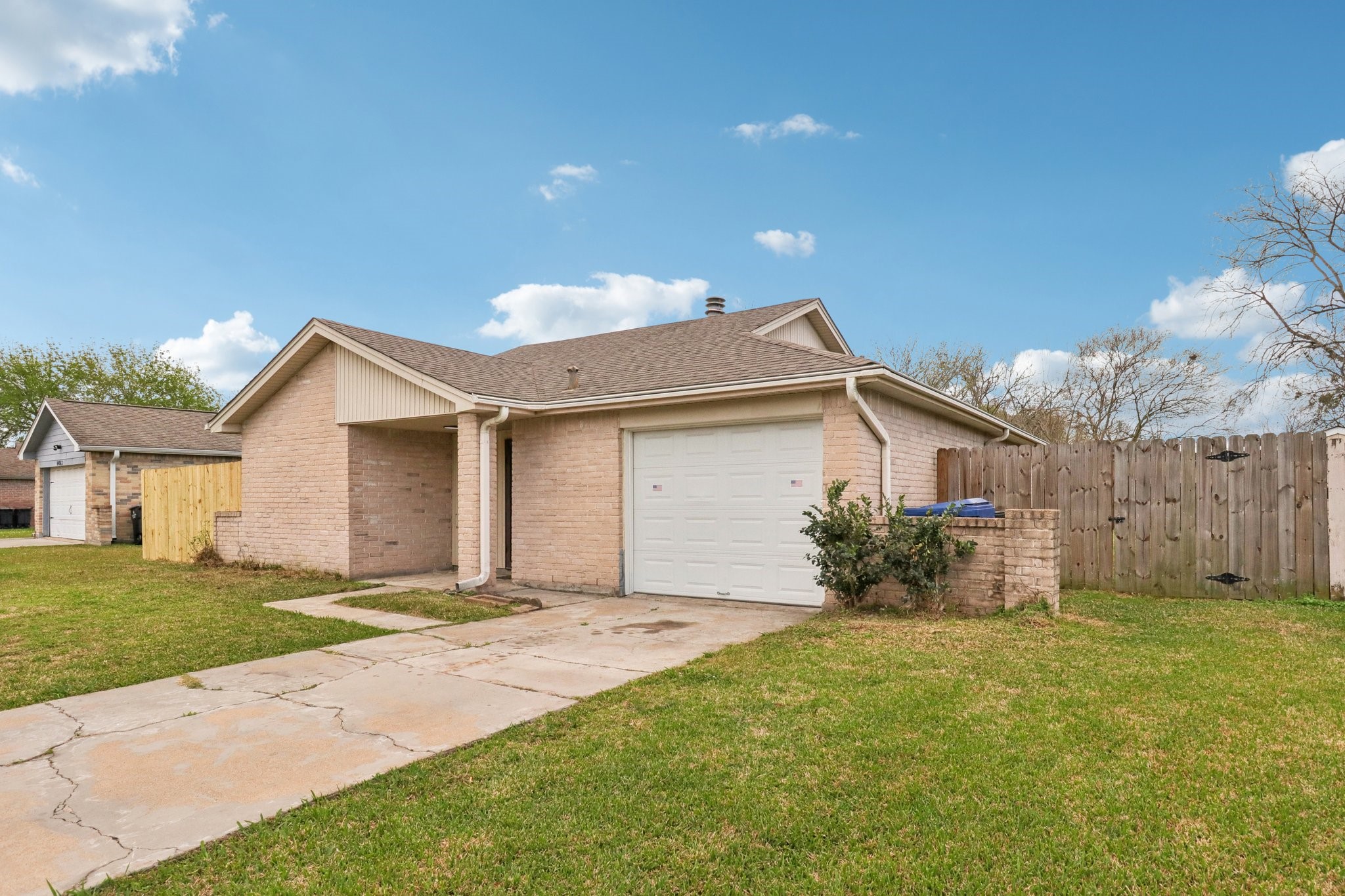 14067 Towneway Drive Property Photo 3