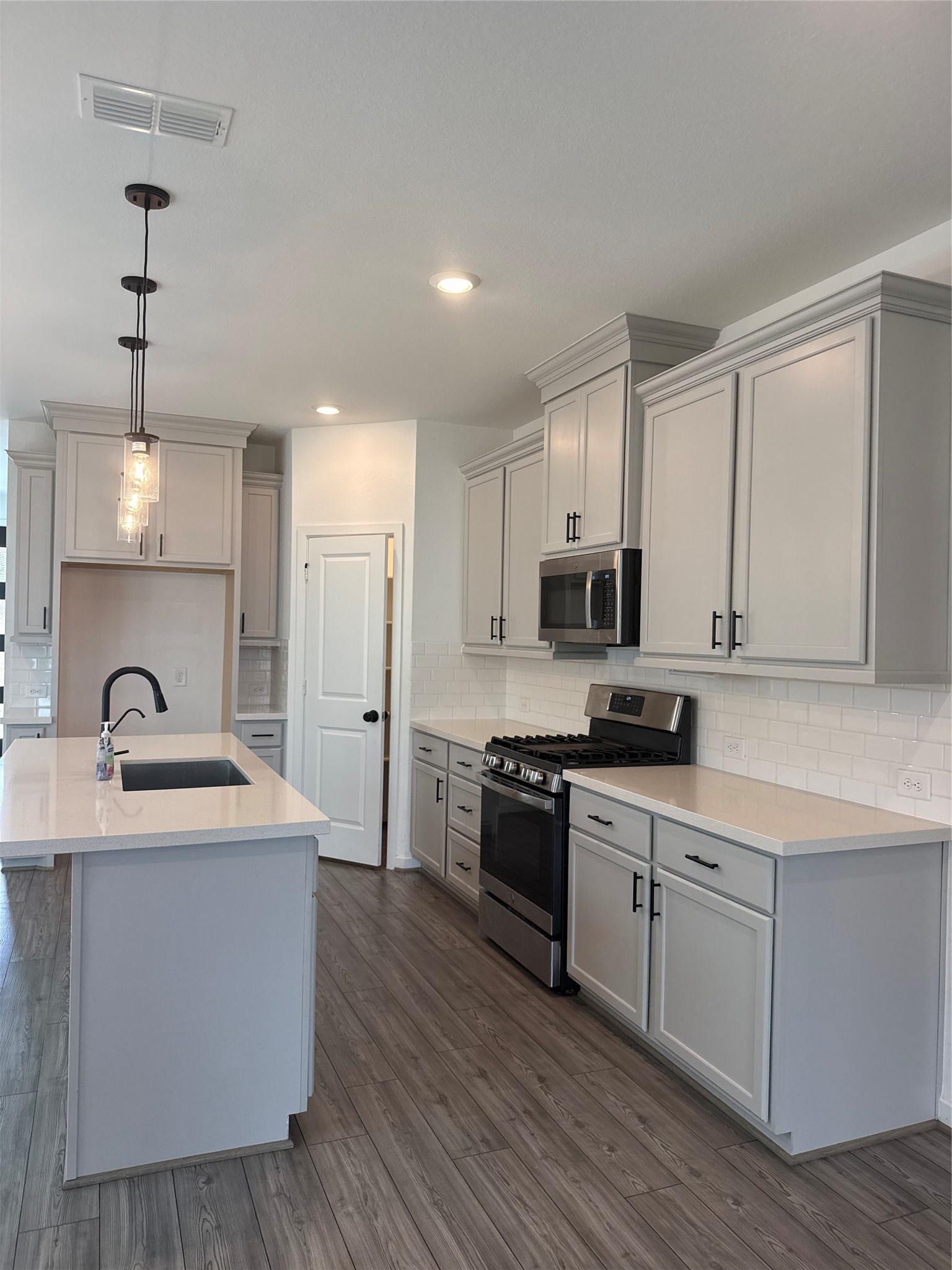 21626 Lampeter River Lane Property Photo 11