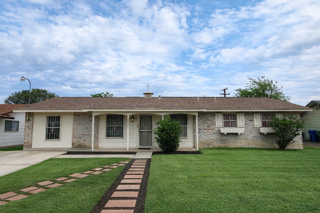 5855 Sandy Valley Street Property Photo 1