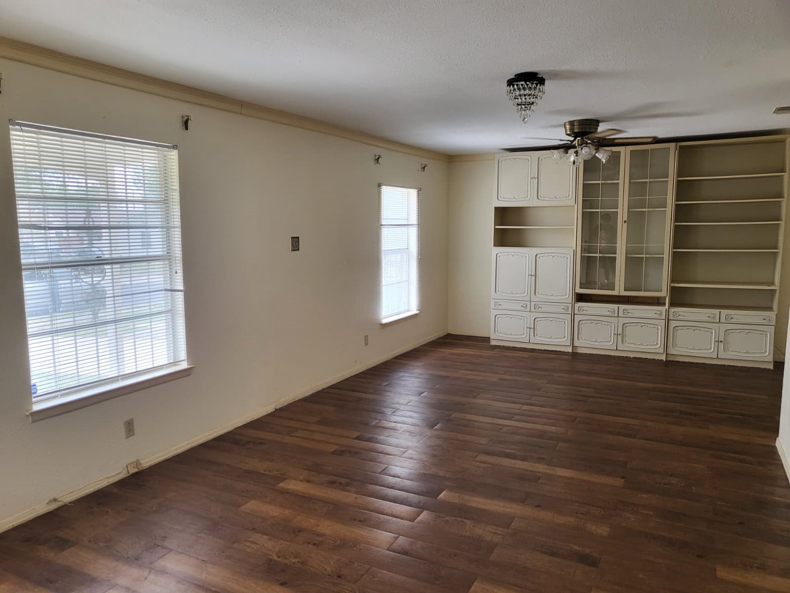 5855 Sandy Valley Street Property Photo 2