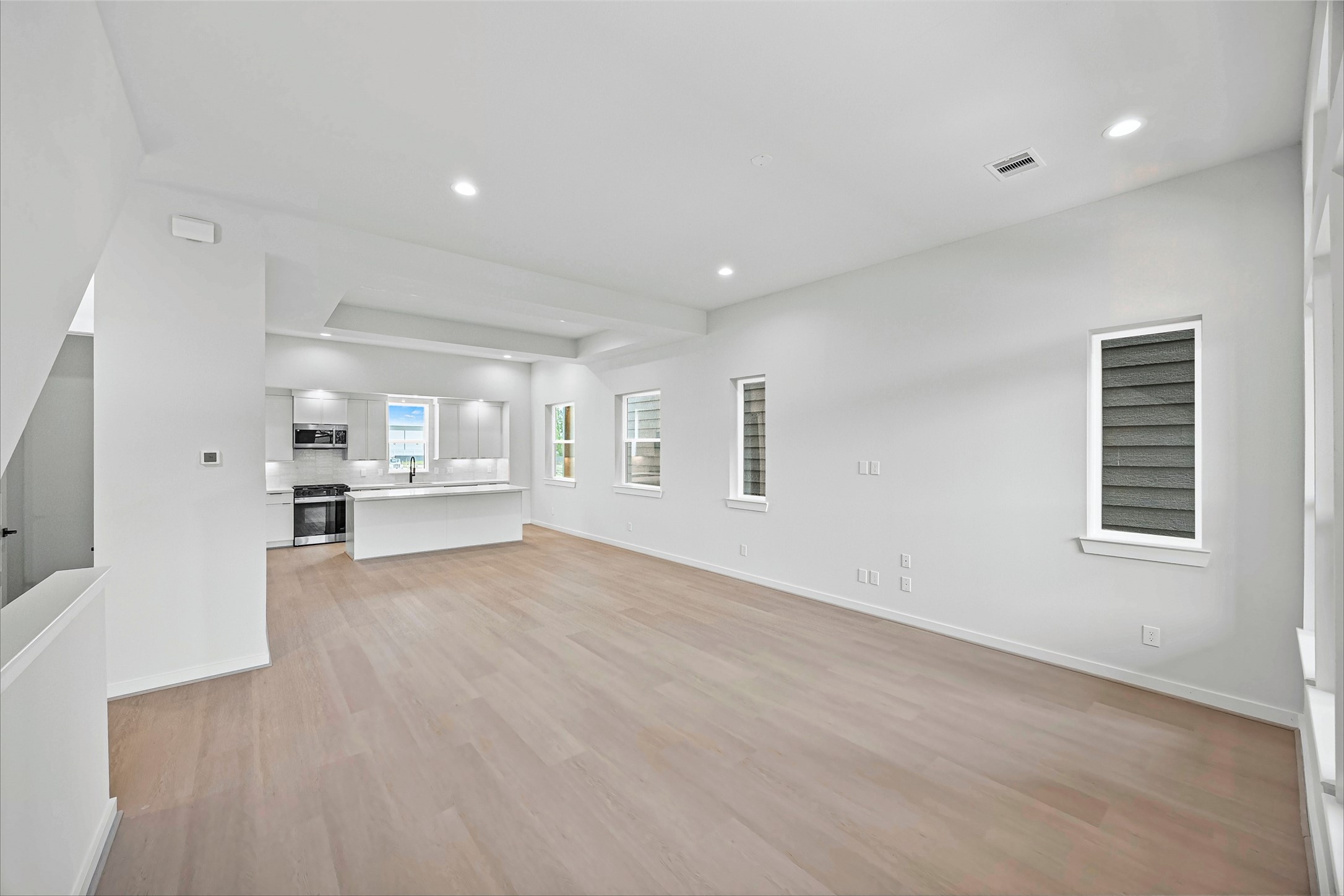 523 Hillwood Heights Drive Property Photo 18