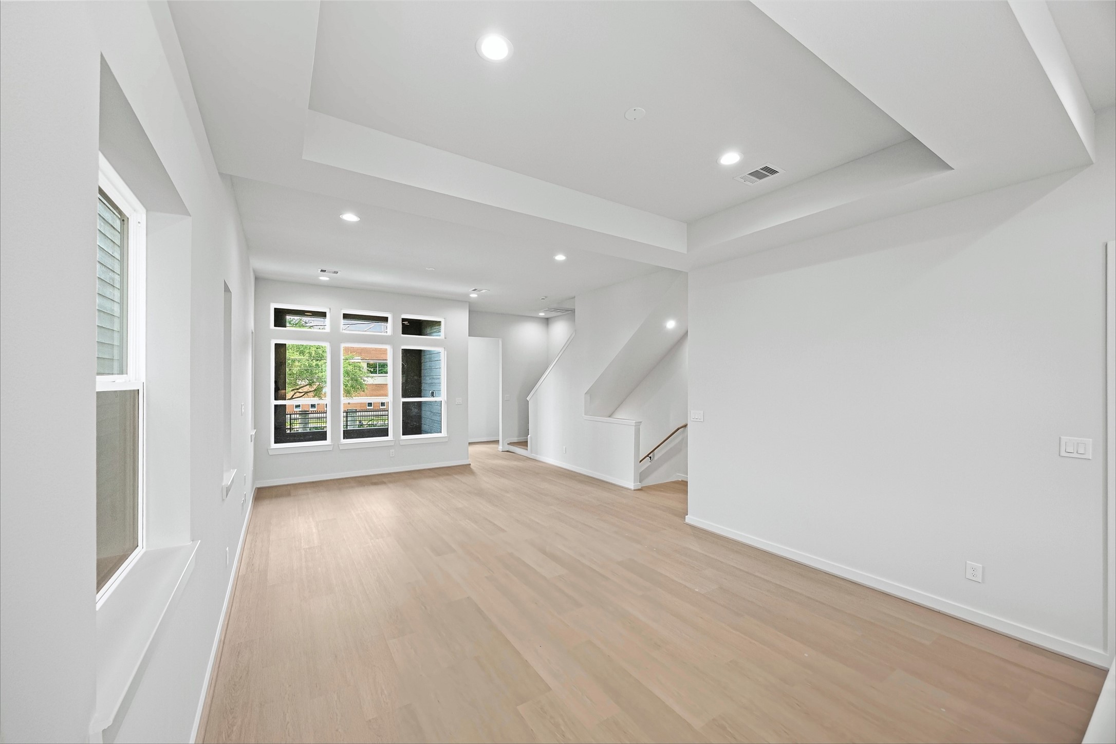 523 Hillwood Heights Drive Property Photo 19