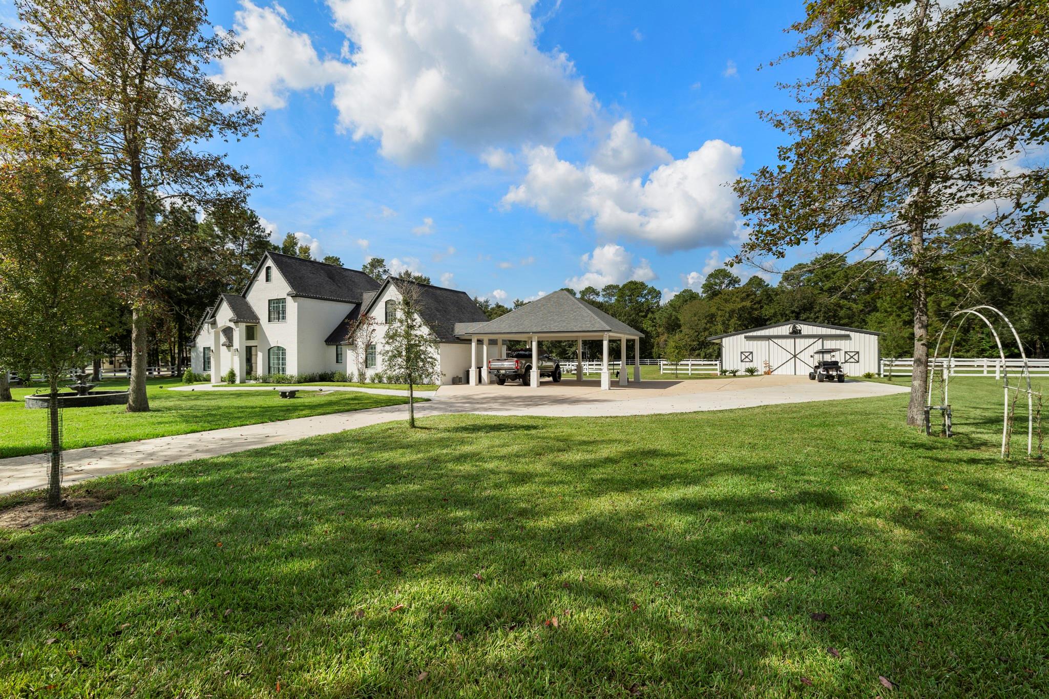31219 Edgewater Drive Property Photo 4
