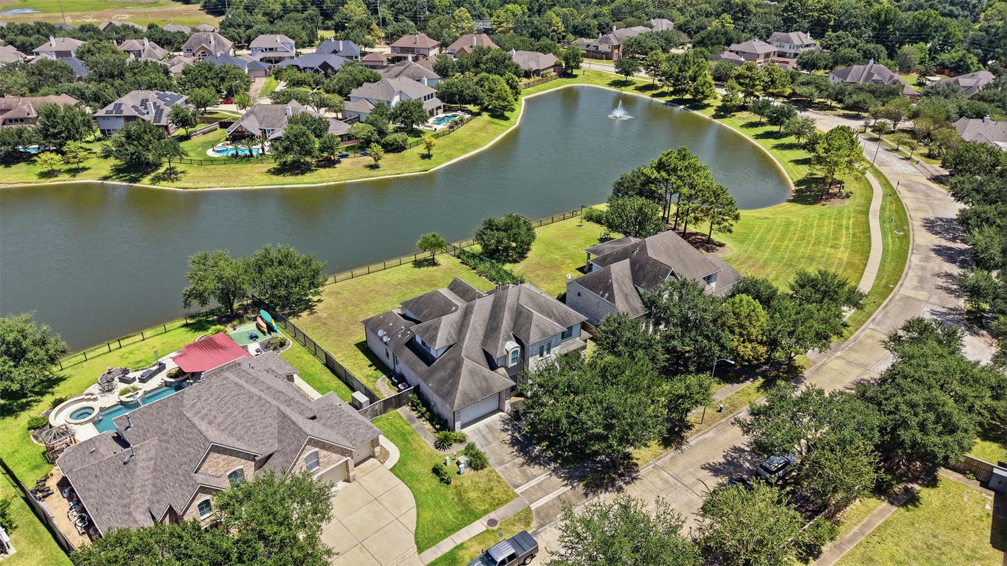 1906 Lake Grayson Drive, Katy Tx 77494 Property Photo 3