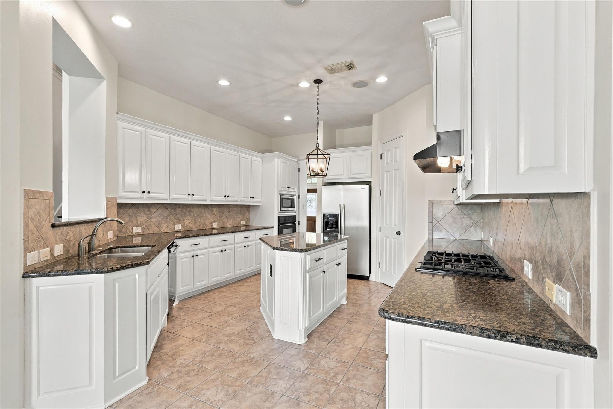 1906 Lake Grayson Drive, Katy Tx 77494 Property Photo 11