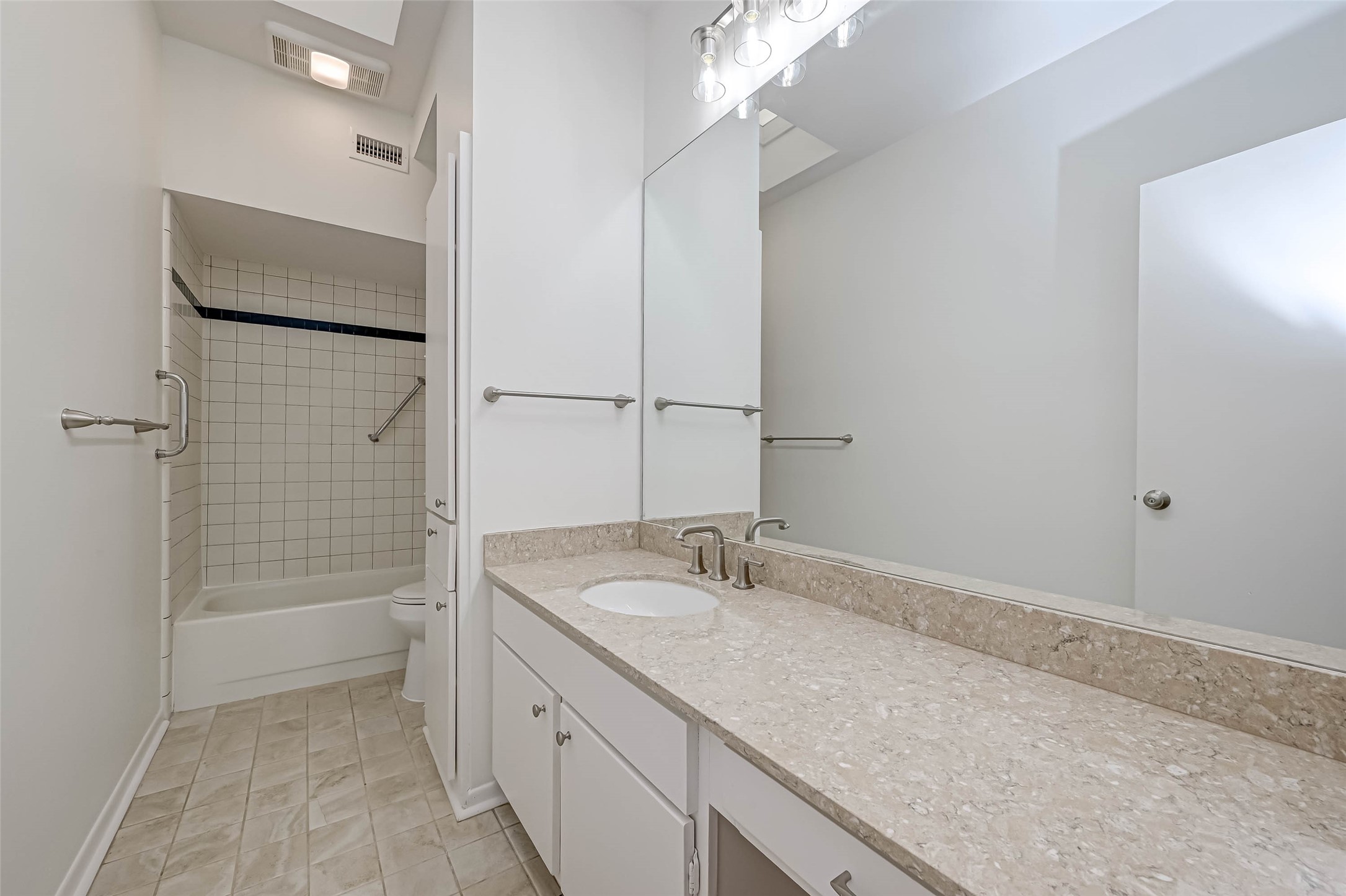 1502 Prairie Grove Drive Property Photo 17