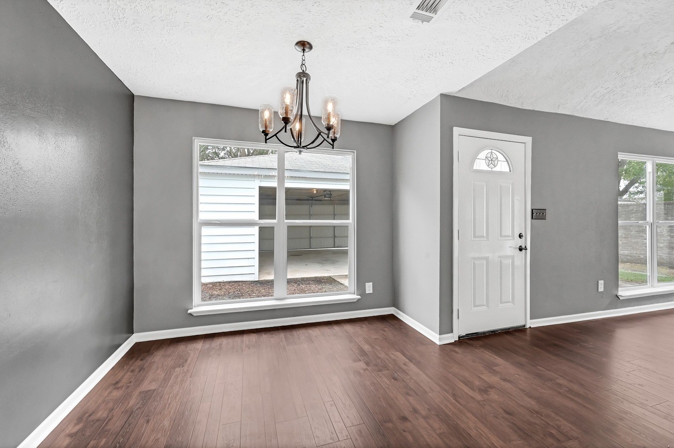 10207 Foxrow Lane Property Photo 8