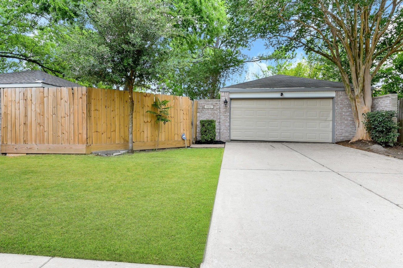10207 Foxrow Lane Property Photo 24