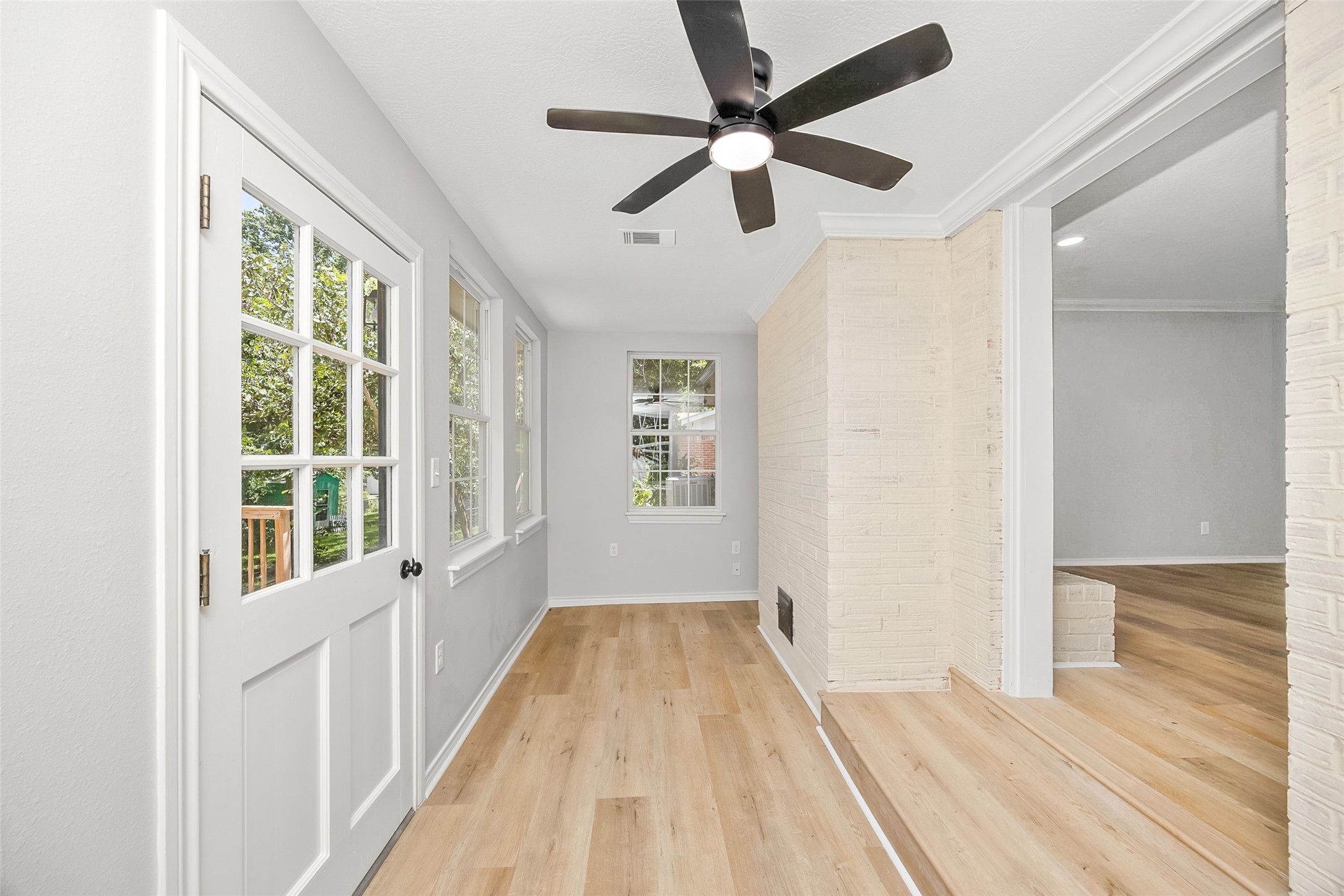 1803 S Park Street Property Photo 3