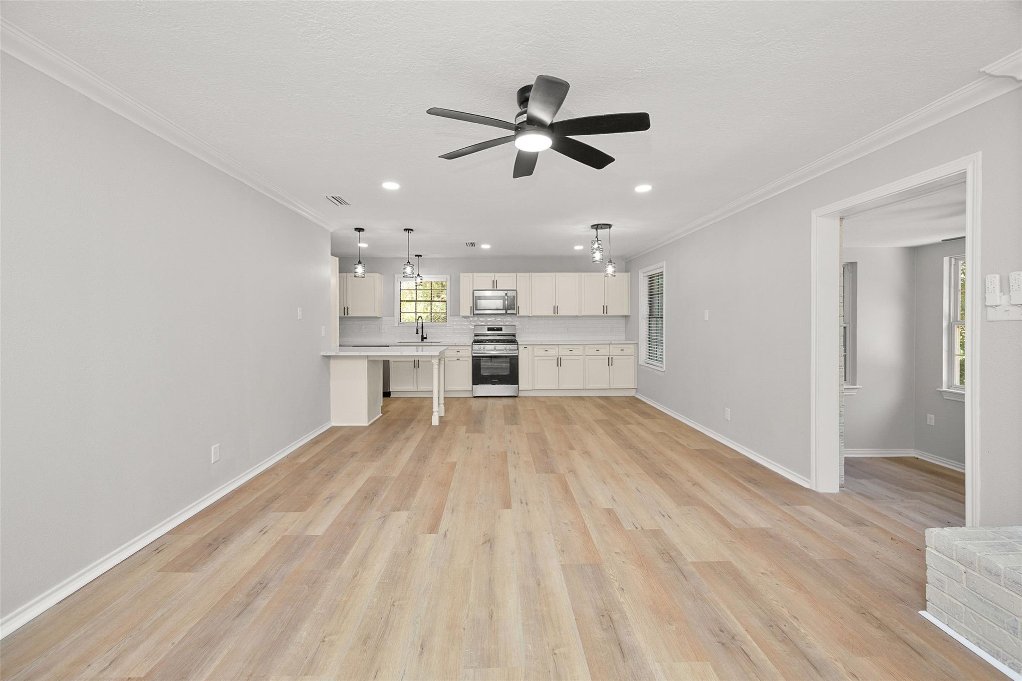 1803 S Park Street Property Photo 9