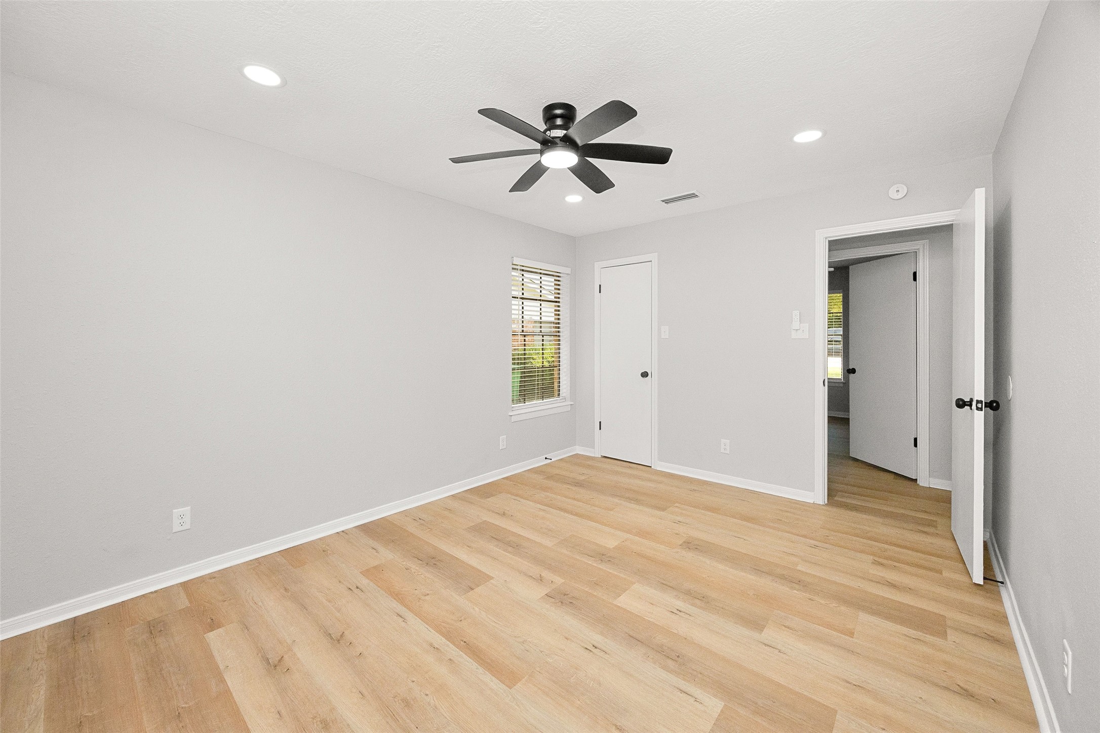 1803 S Park Street Property Photo 14