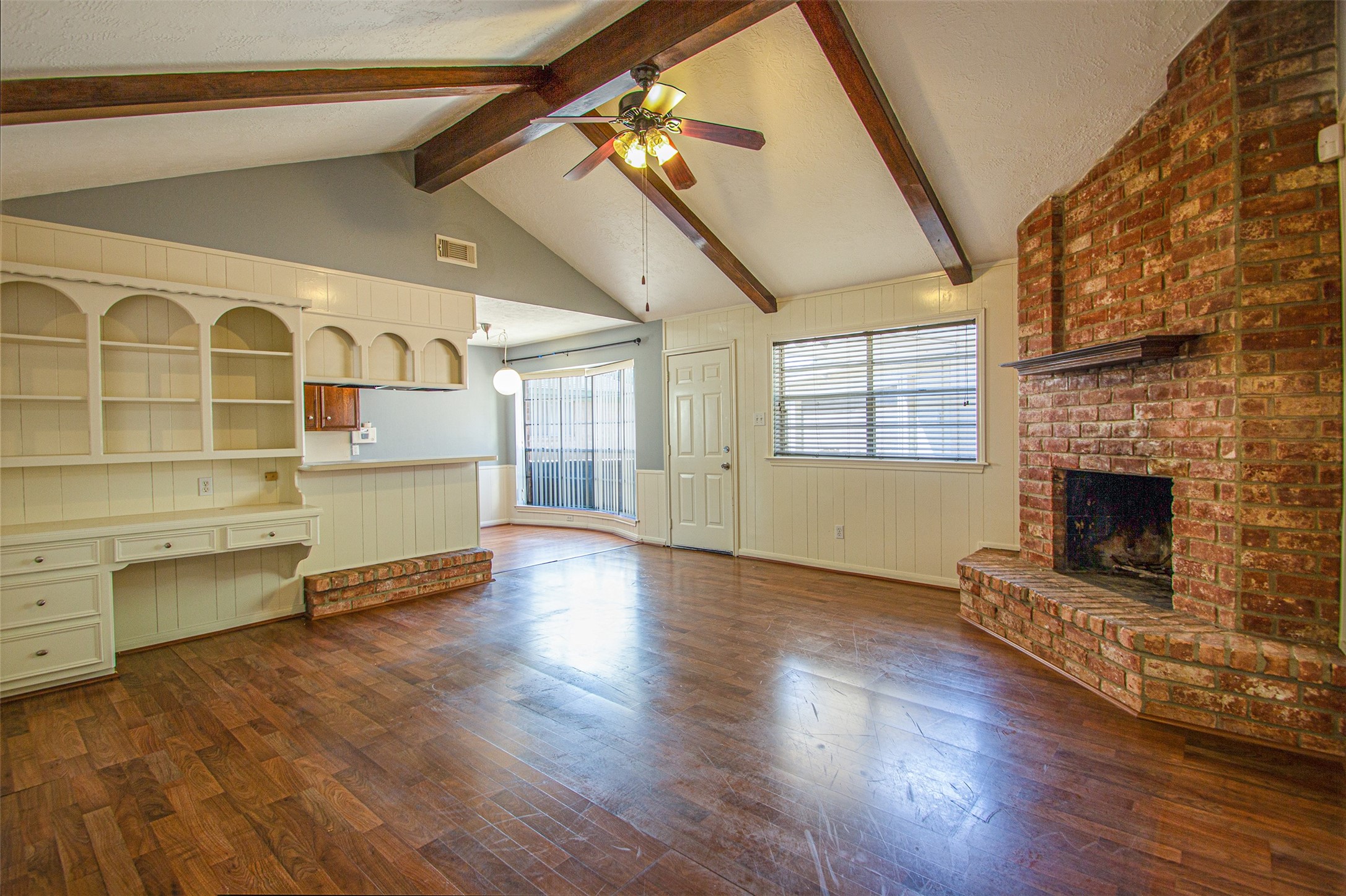 9710 Springmont Property Photo 2