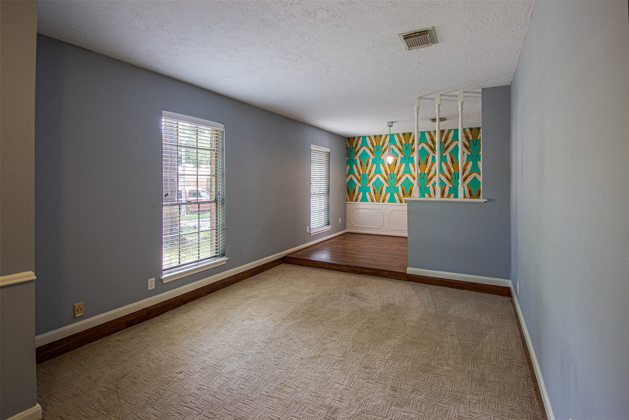9710 Springmont Property Photo 6
