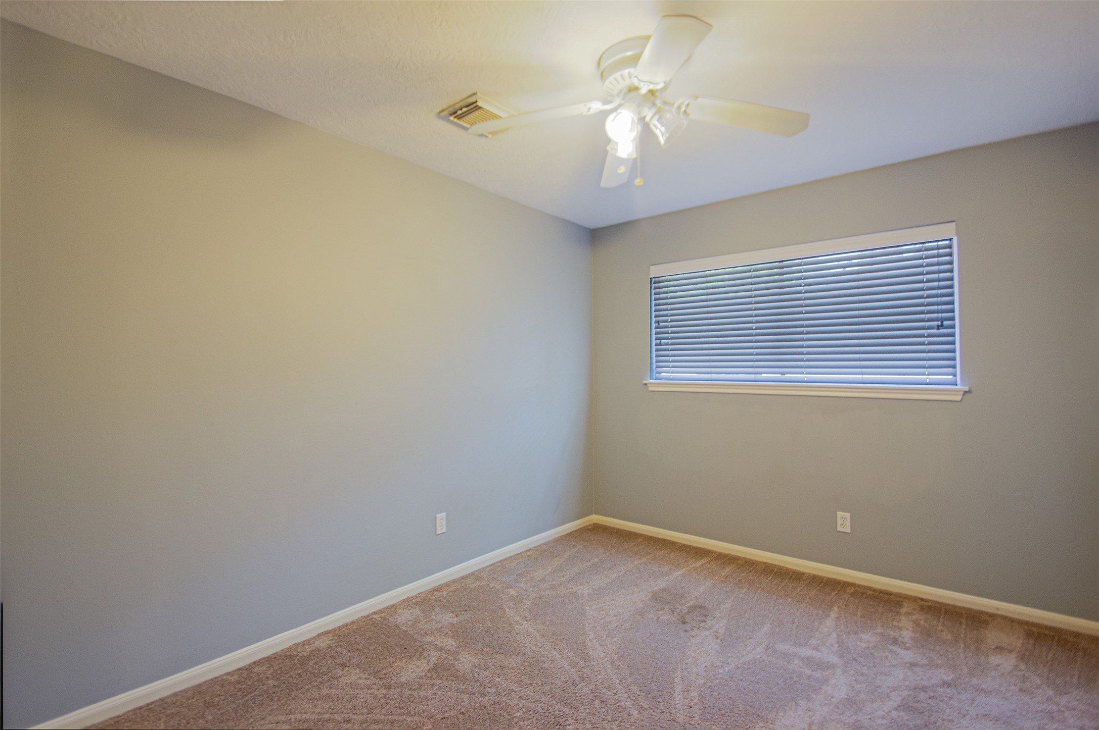 9710 Springmont Property Photo 9