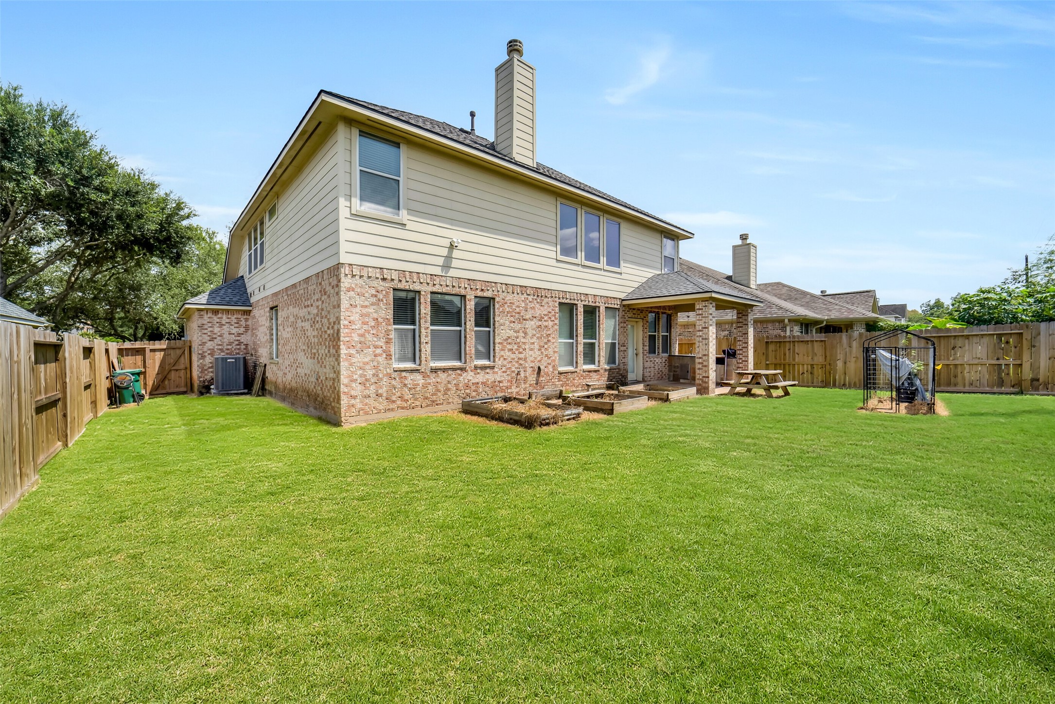 7927 Ascot Garden Property Photo 27