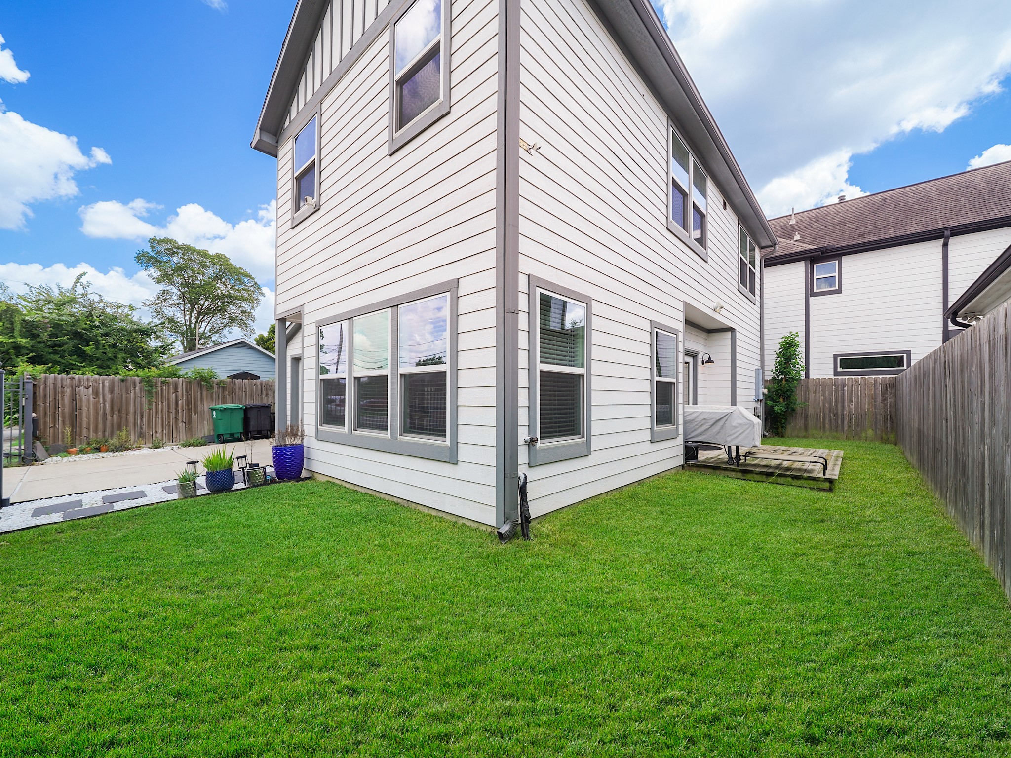 209 Blueberry Street Property Photo 32