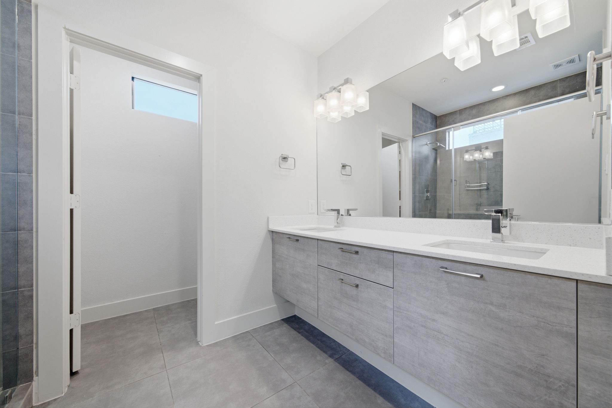 1215 Summer Street C Property Photo 16
